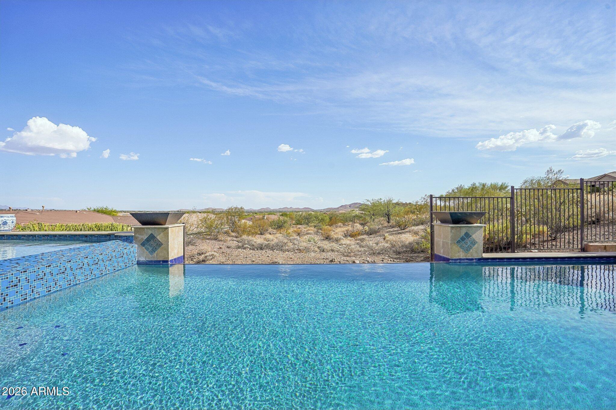42139 N MOUNTAIN COVE Drive