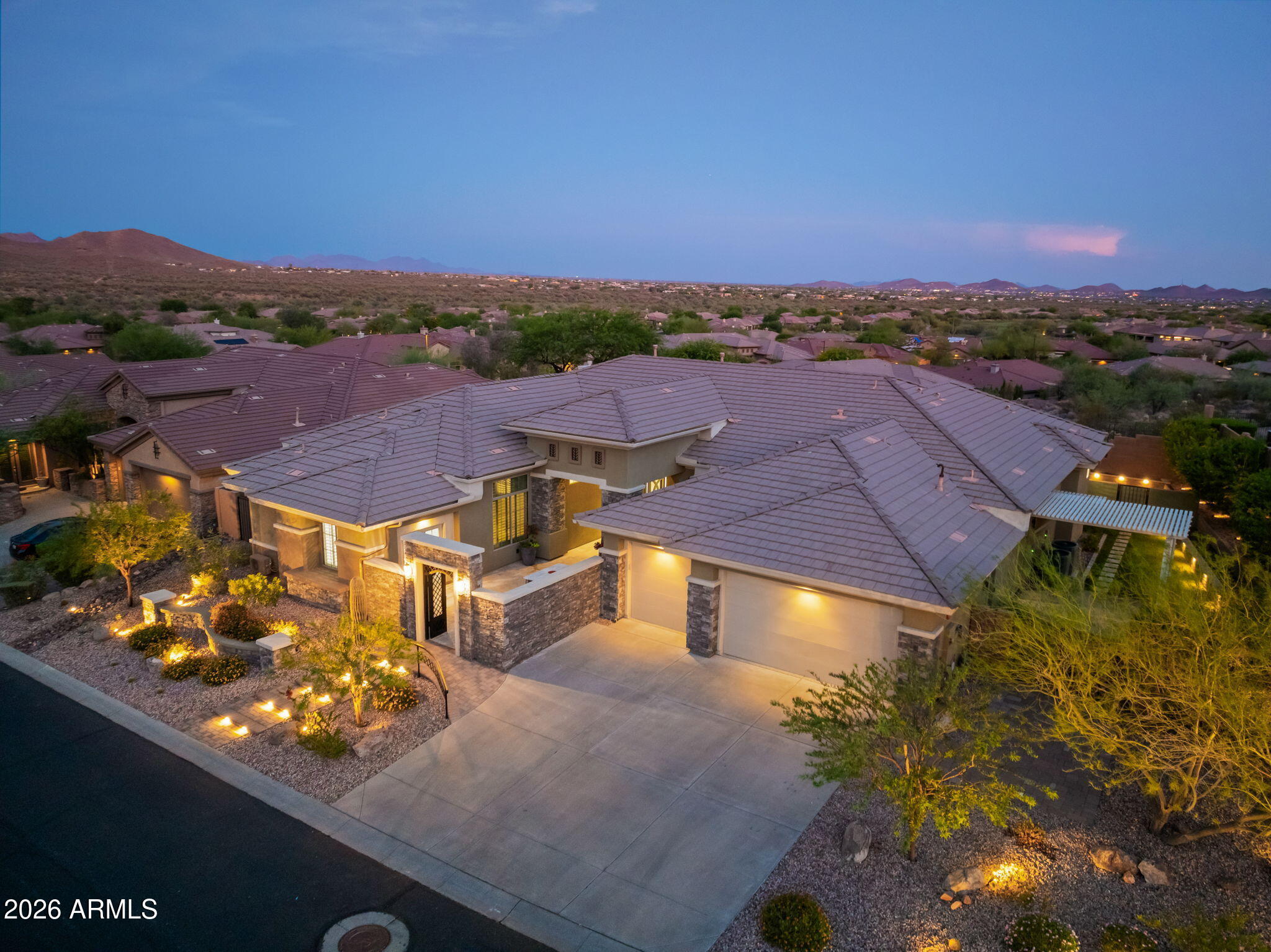 42139 N MOUNTAIN COVE Drive