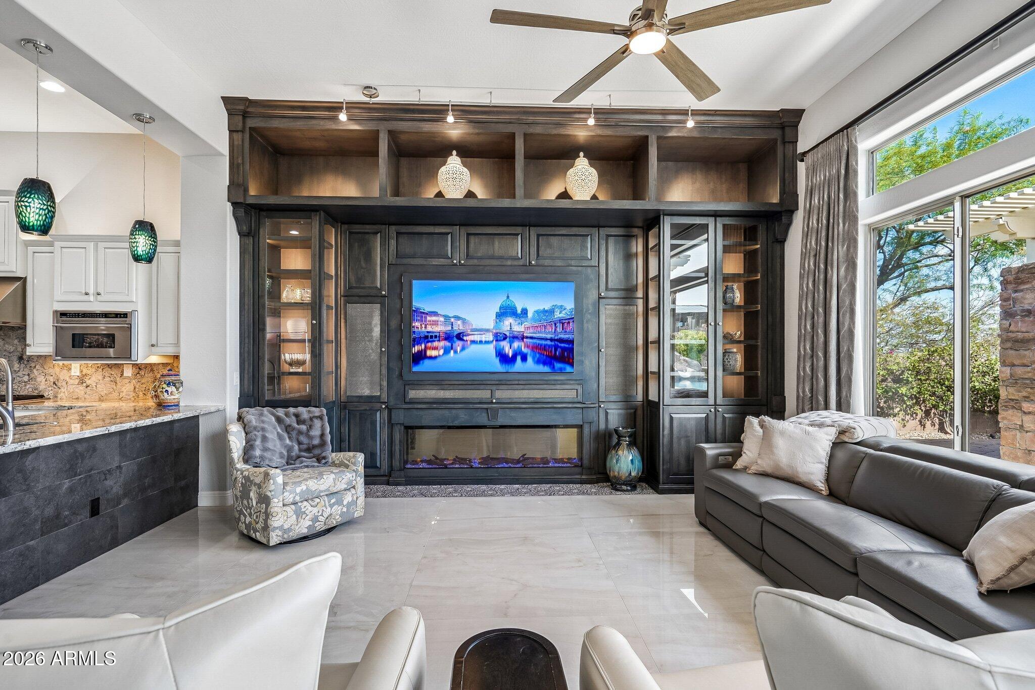 42139 N MOUNTAIN COVE Drive