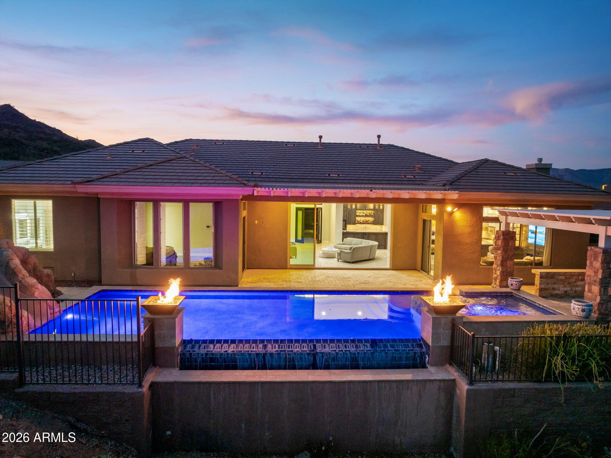 42139 N MOUNTAIN COVE Drive