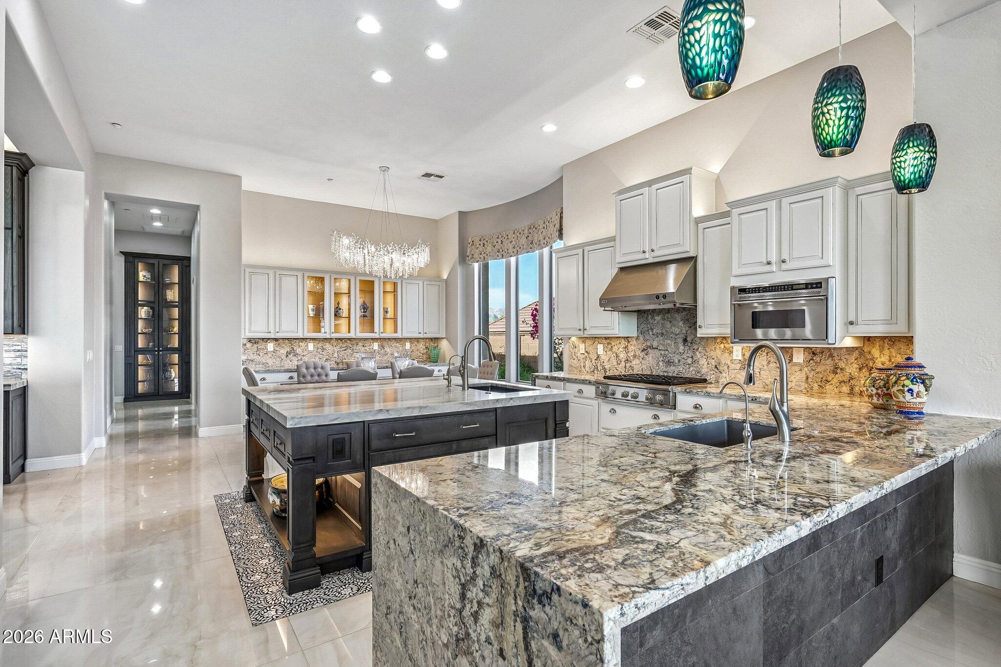42139 N MOUNTAIN COVE Drive