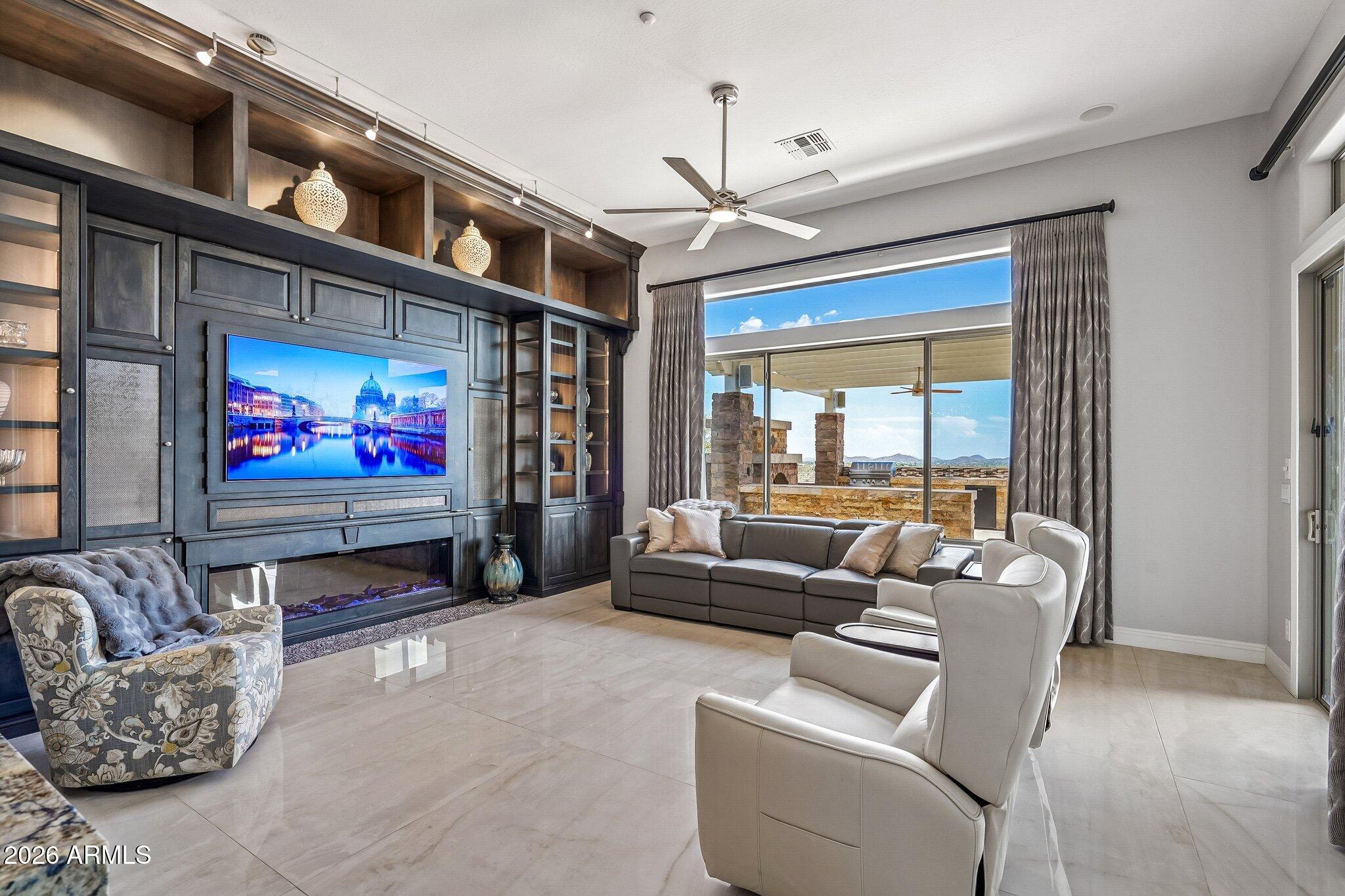 42139 N MOUNTAIN COVE Drive