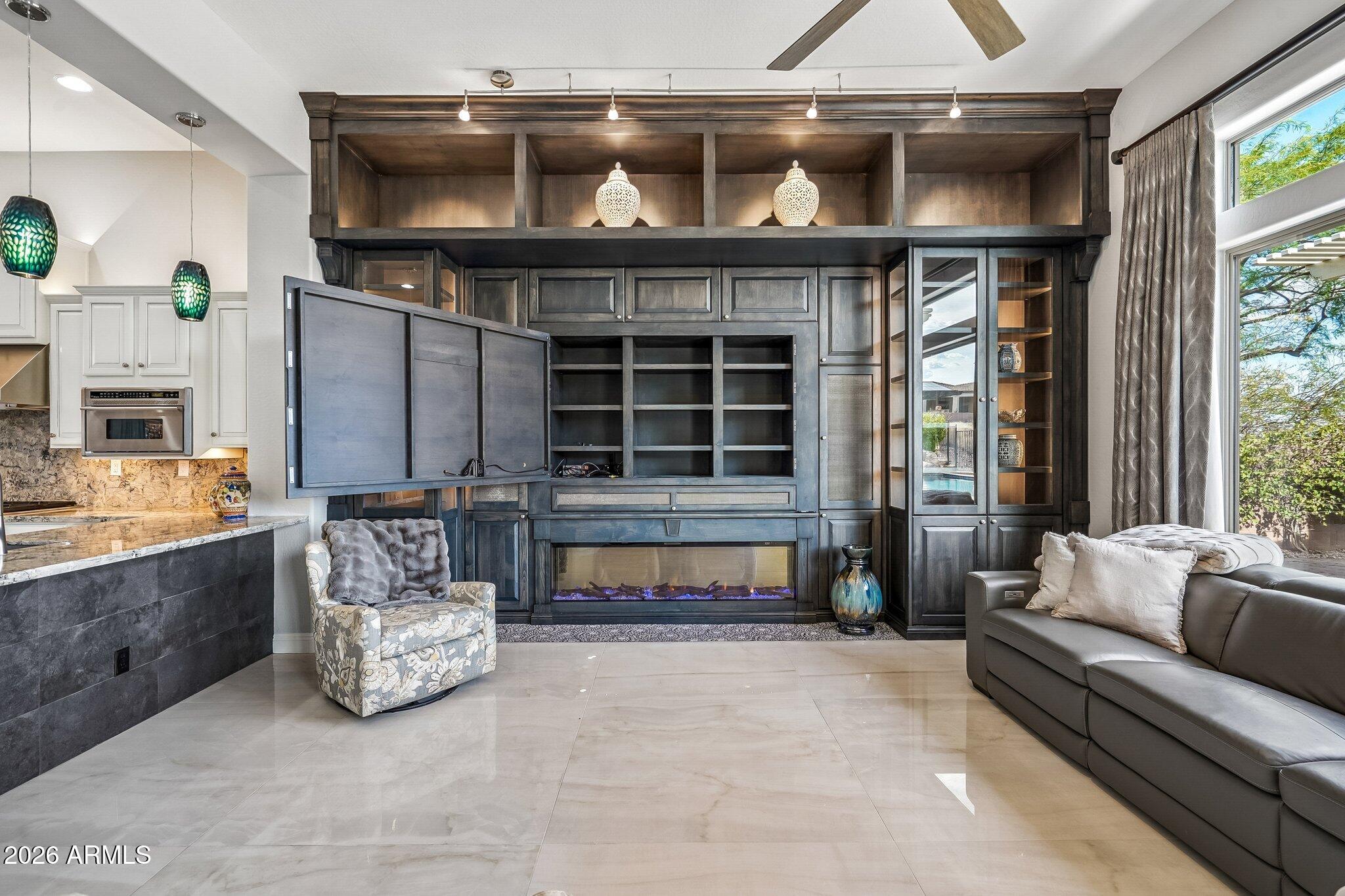 42139 N MOUNTAIN COVE Drive