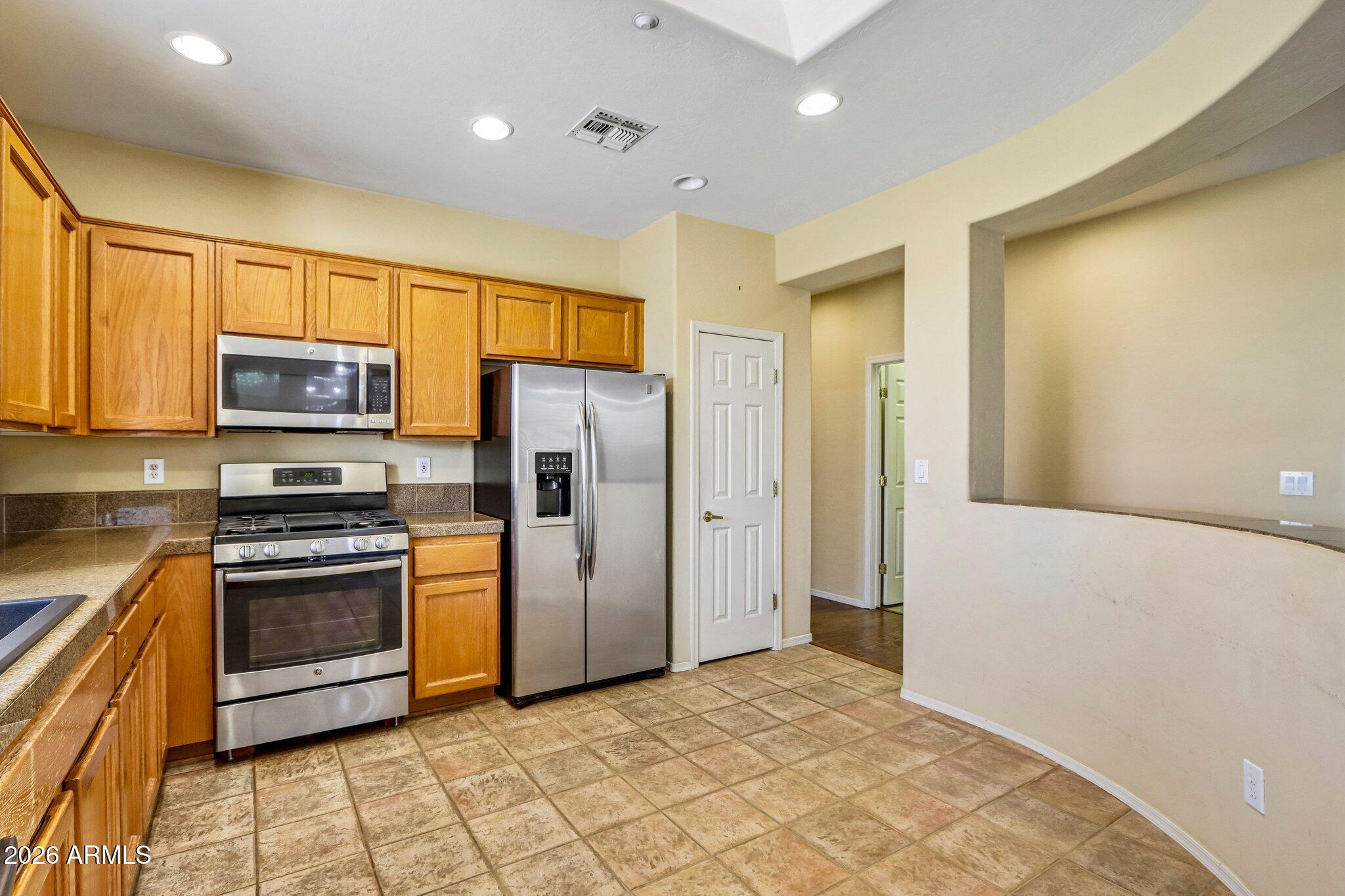 2449 W MUIRFIELD Drive