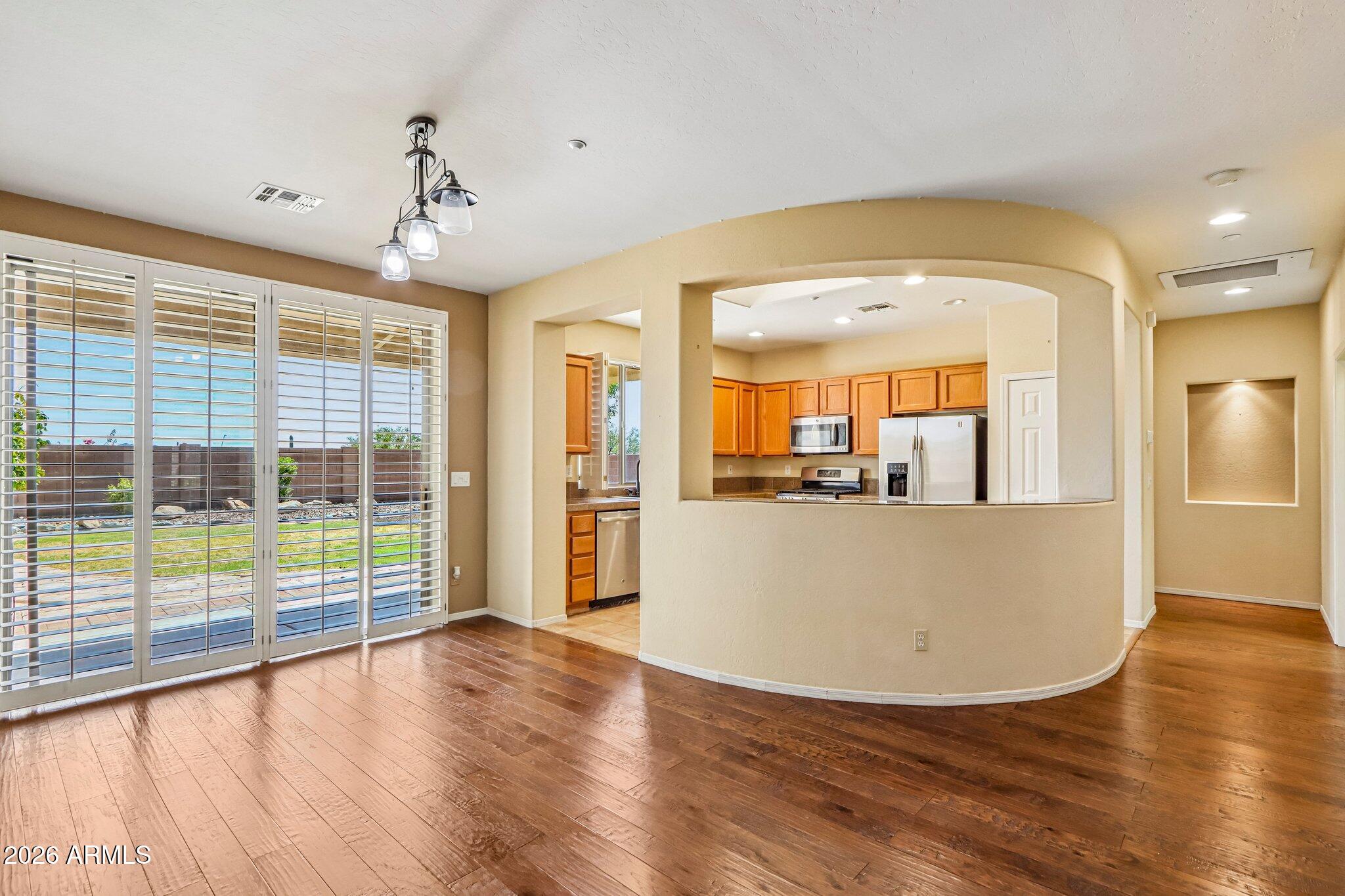 2449 W MUIRFIELD Drive