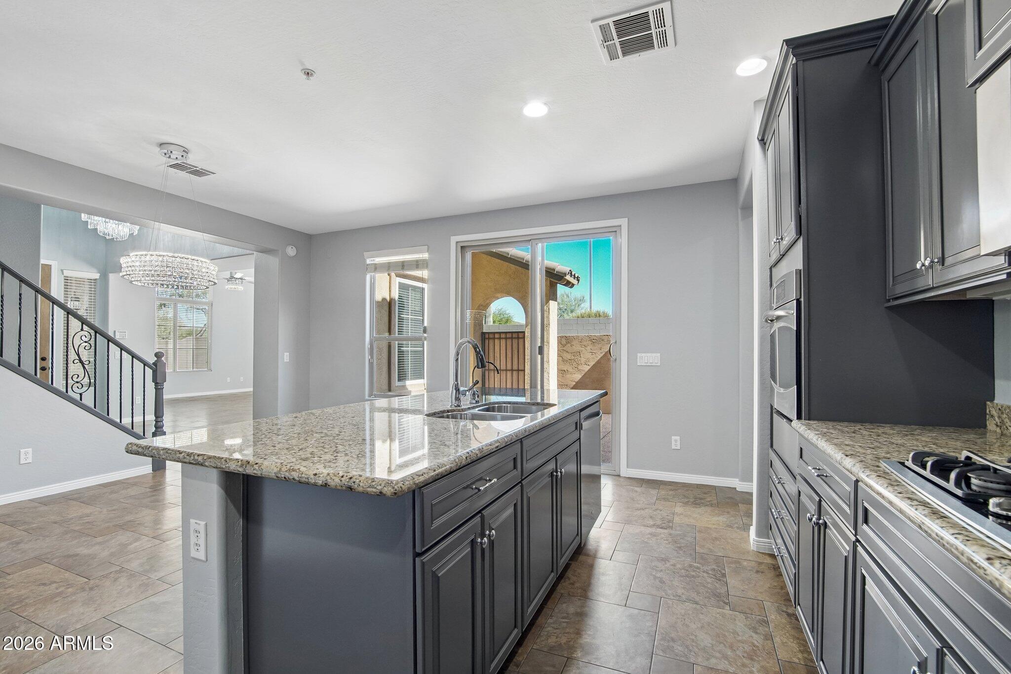 3866 E CAT BALUE Drive
