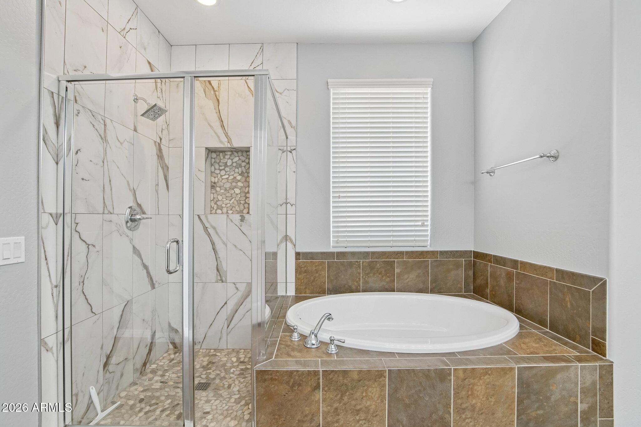 3866 E CAT BALUE Drive