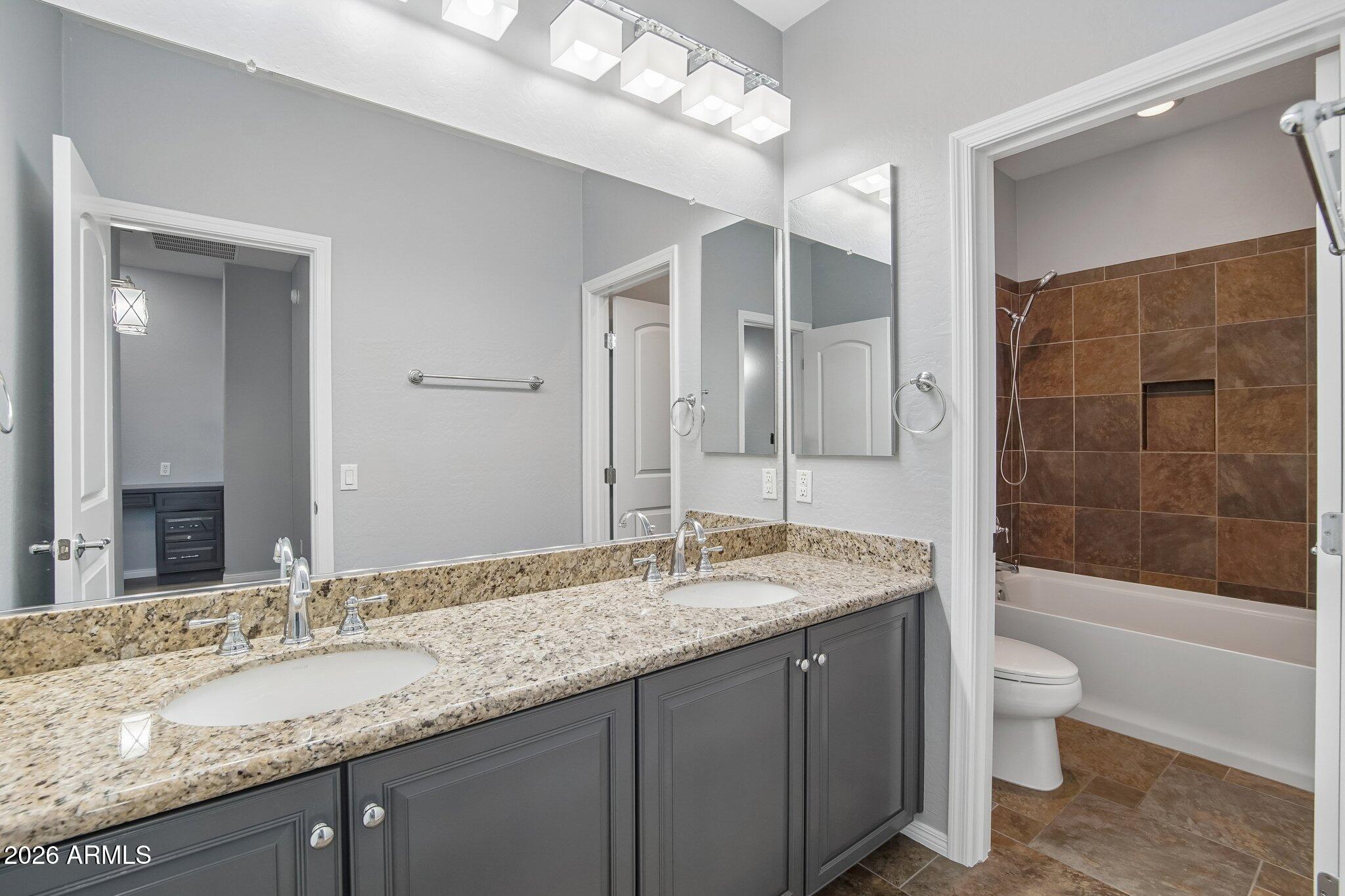 3866 E CAT BALUE Drive