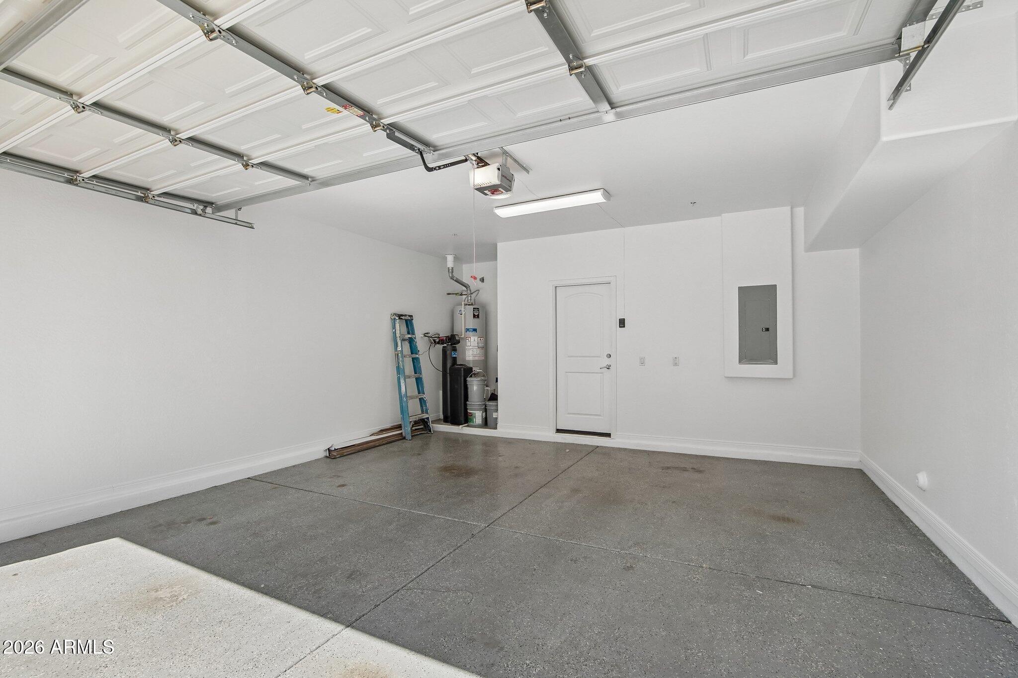 3866 E CAT BALUE Drive