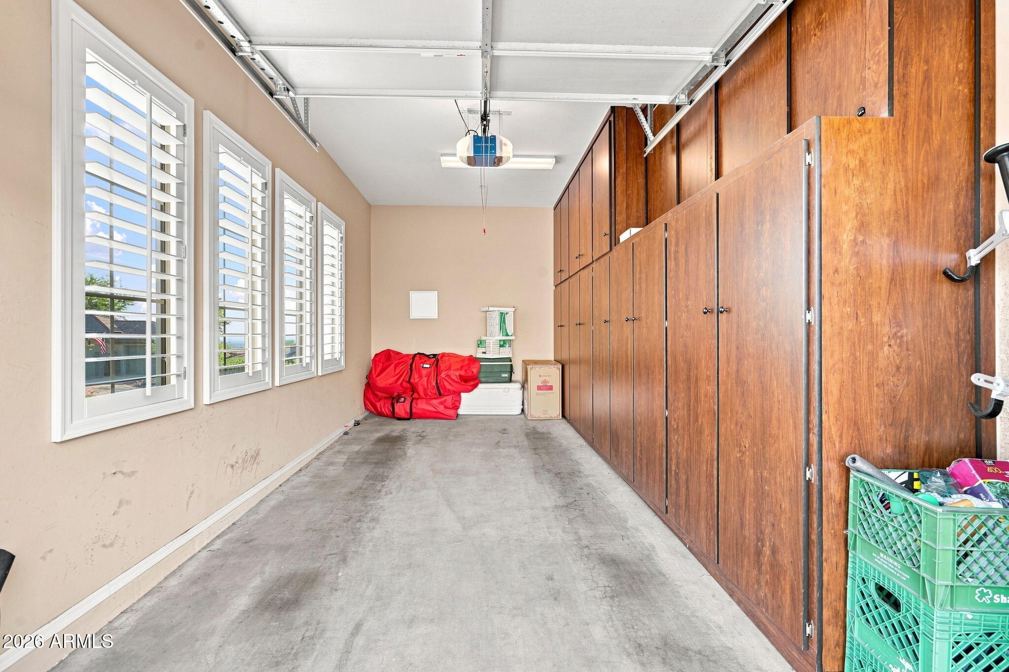 2538 W SHINNECOCK Way