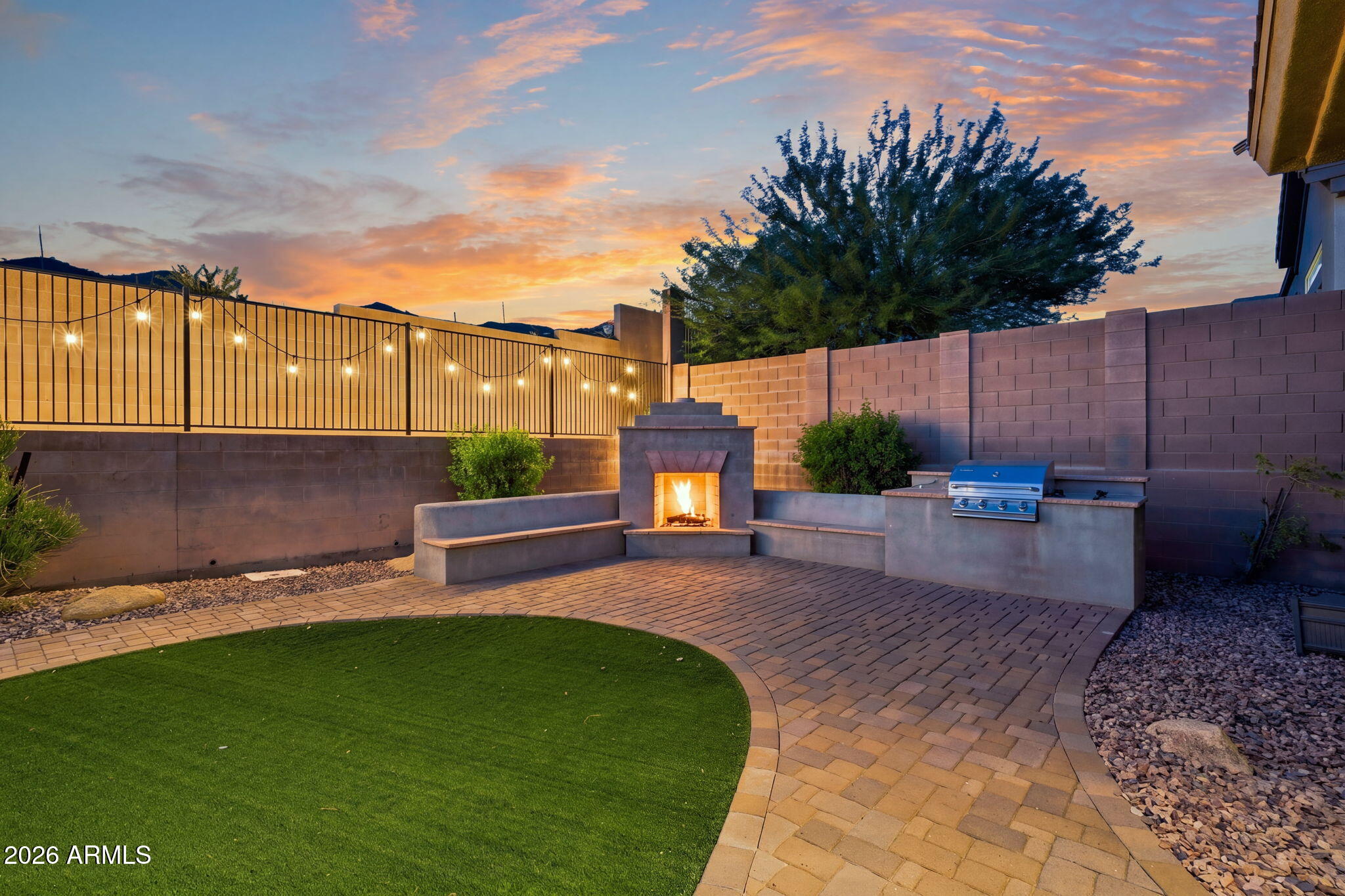 2538 W SHINNECOCK Way