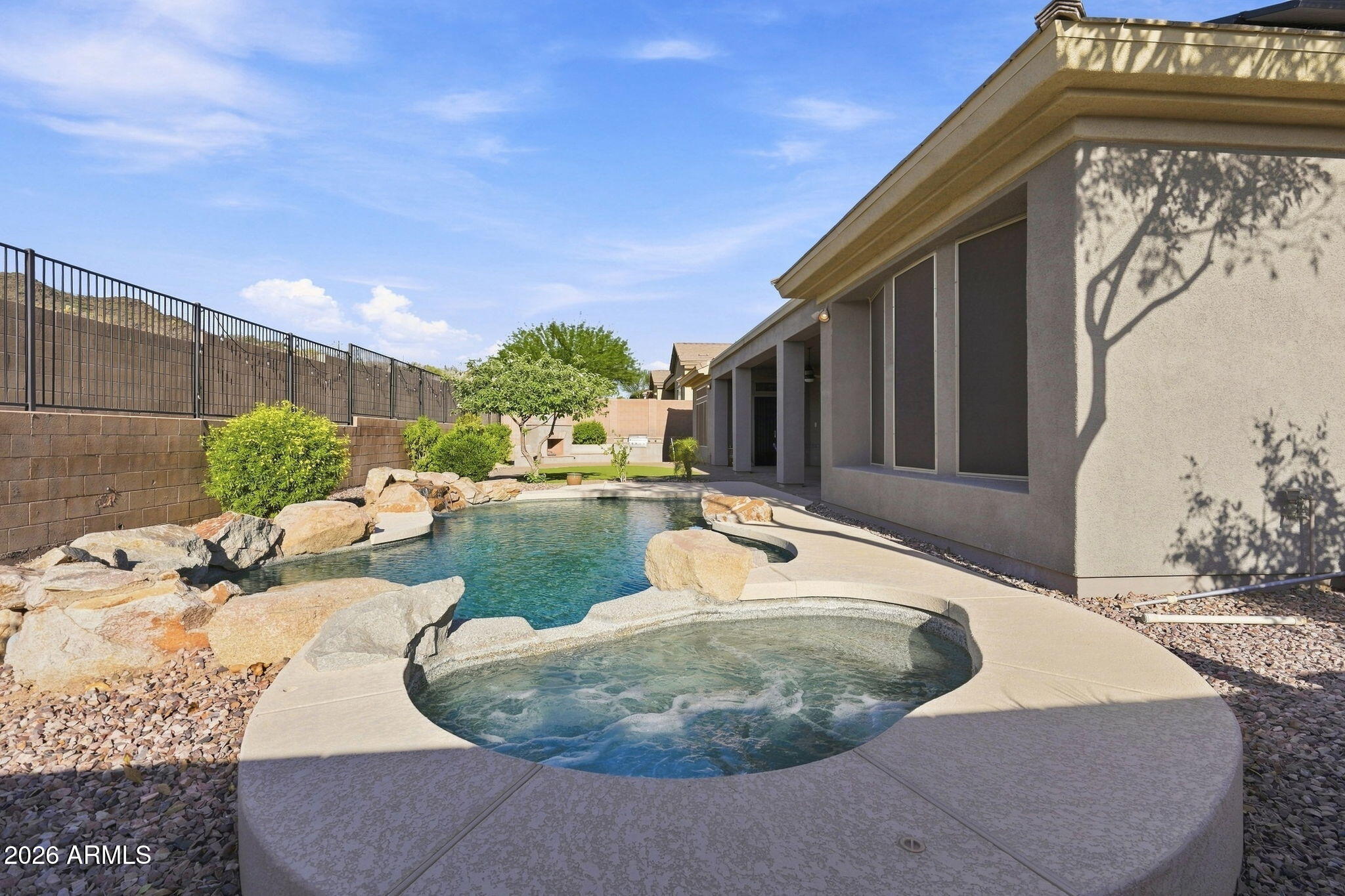 2538 W SHINNECOCK Way