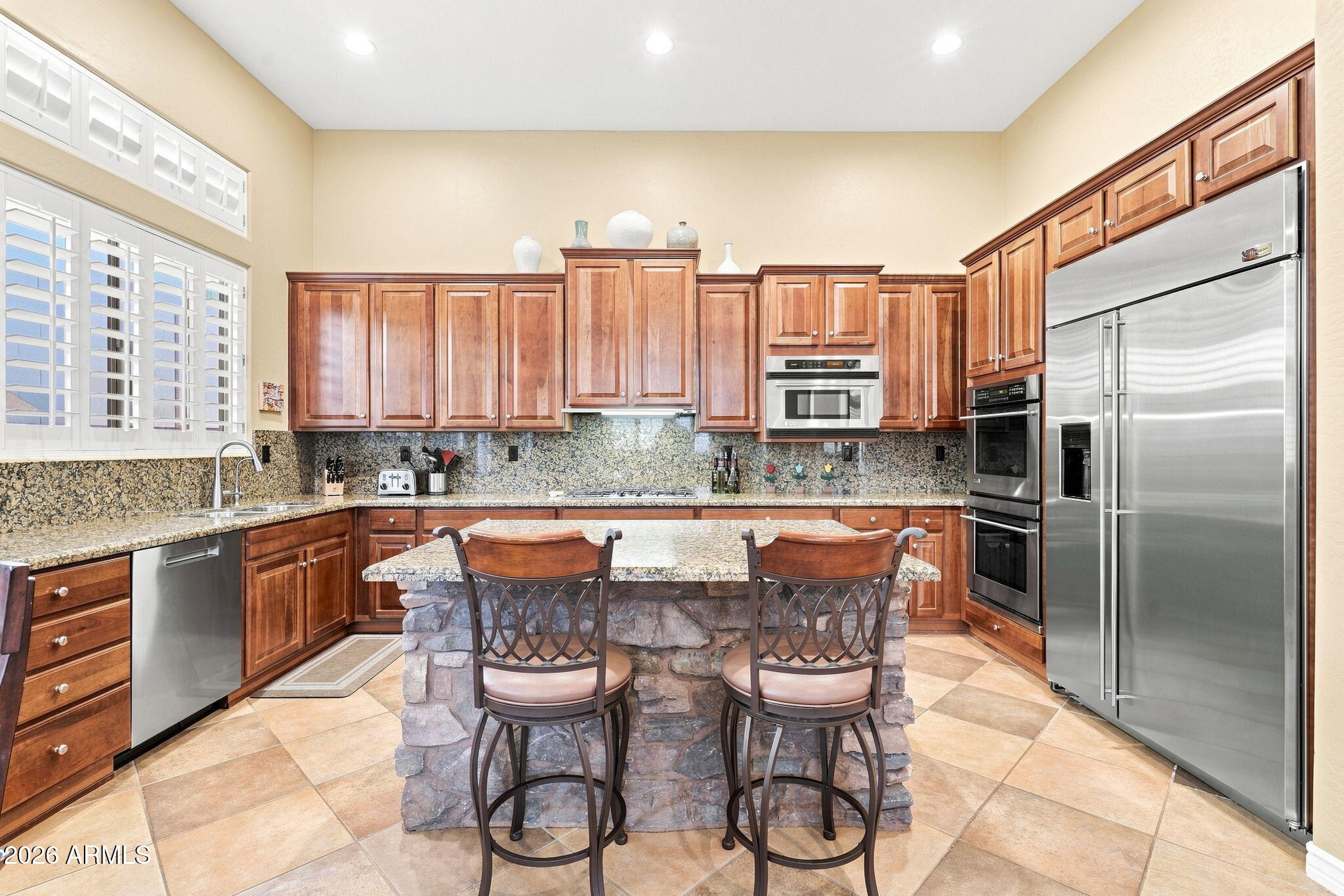 2538 W SHINNECOCK Way