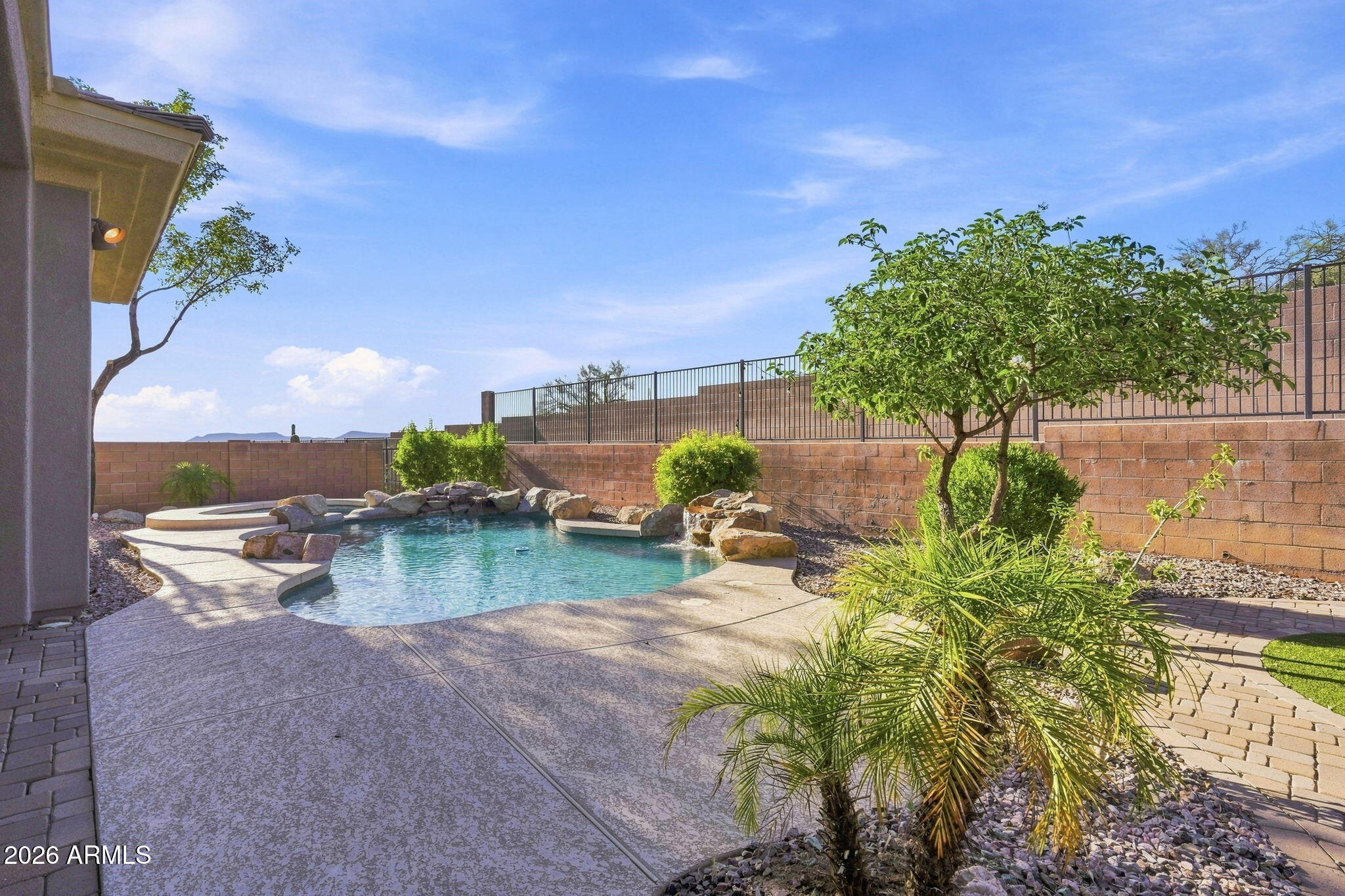 2538 W SHINNECOCK Way