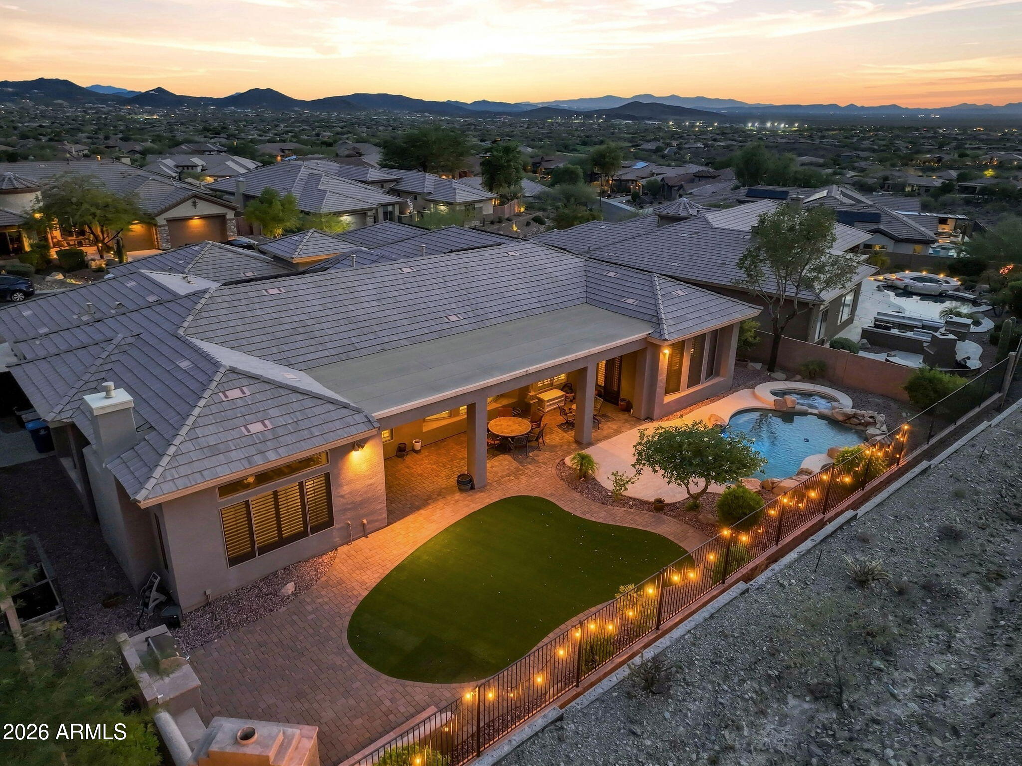 2538 W SHINNECOCK Way