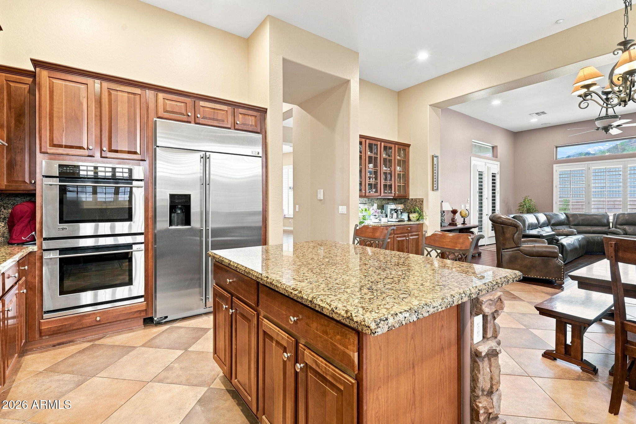 2538 W SHINNECOCK Way