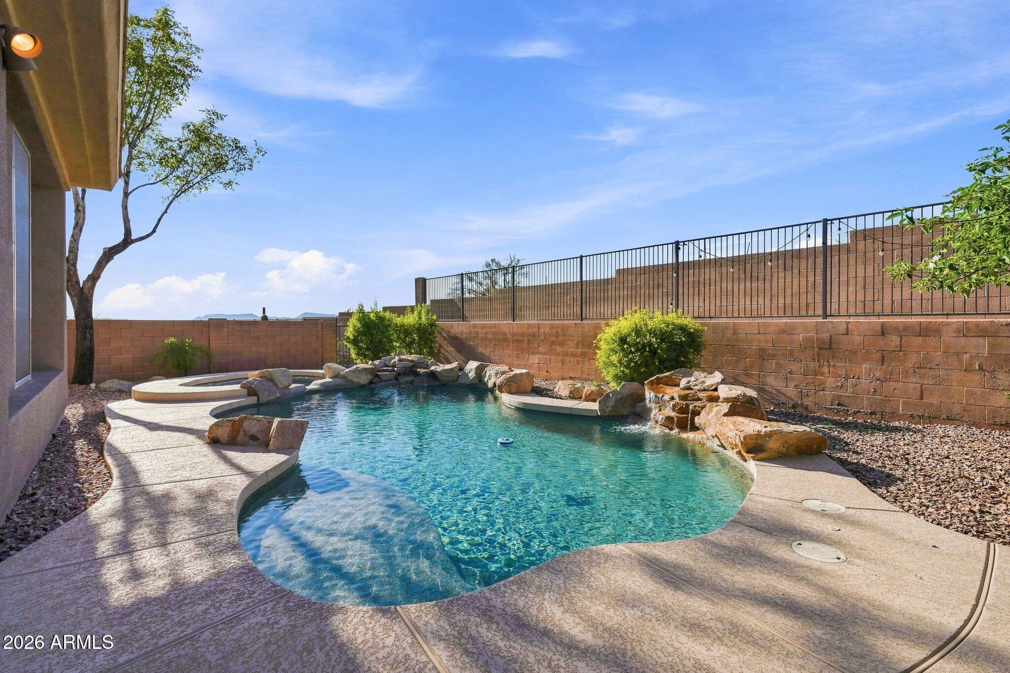 2538 W SHINNECOCK Way