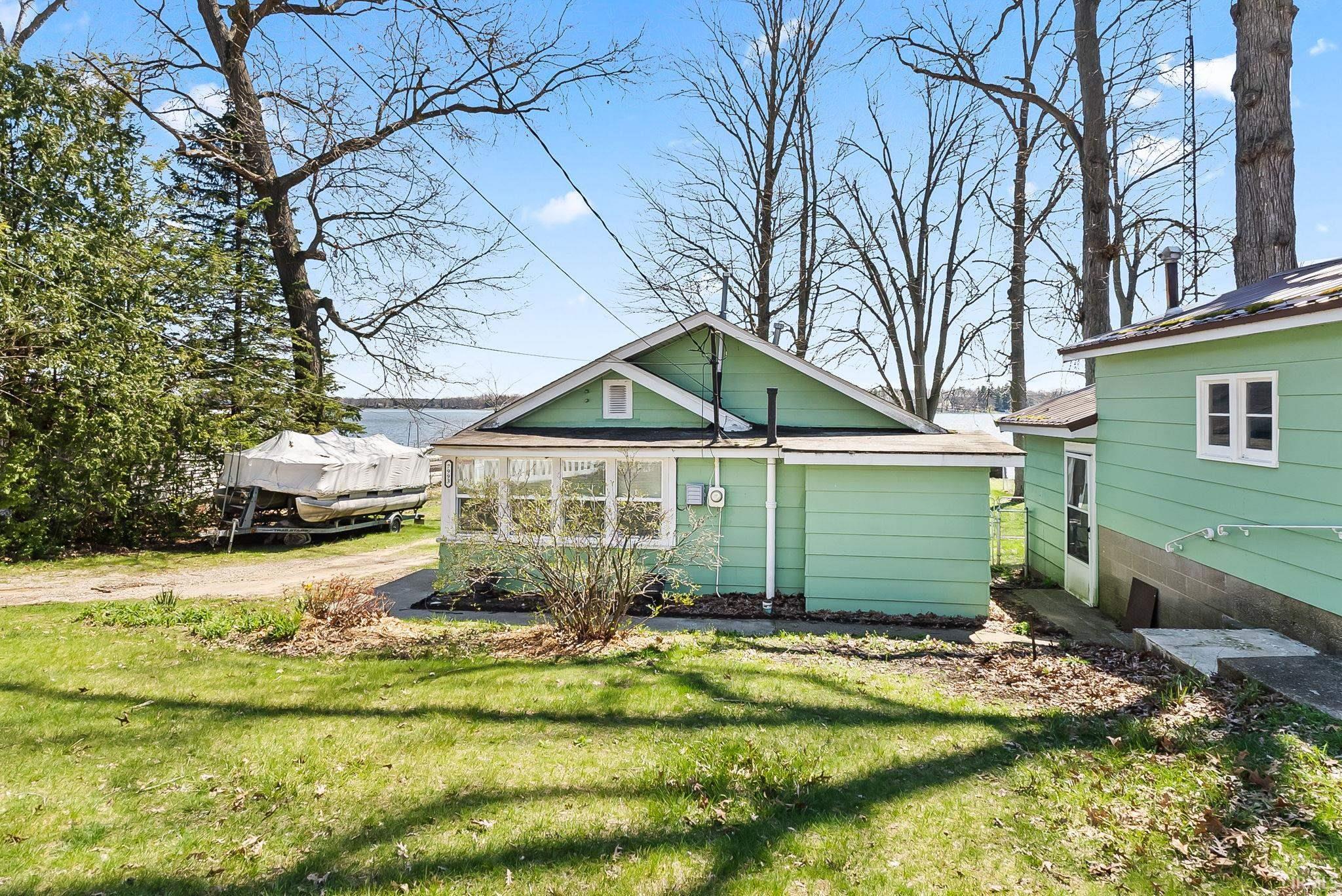 7993 N Tippecanoe Drive