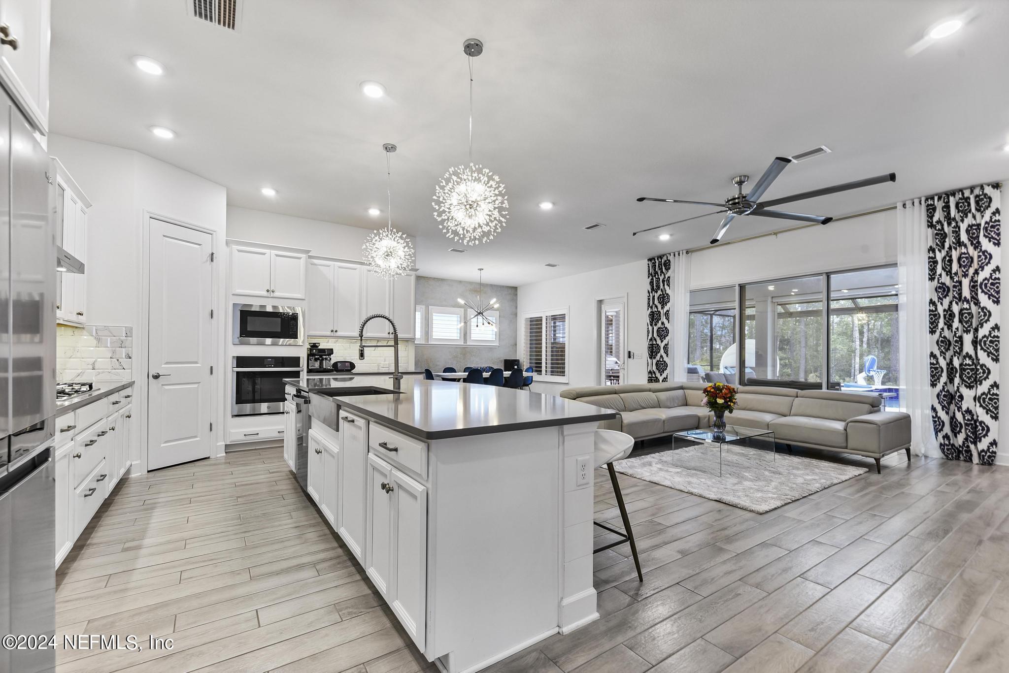 98 CONSTITUTION Drive