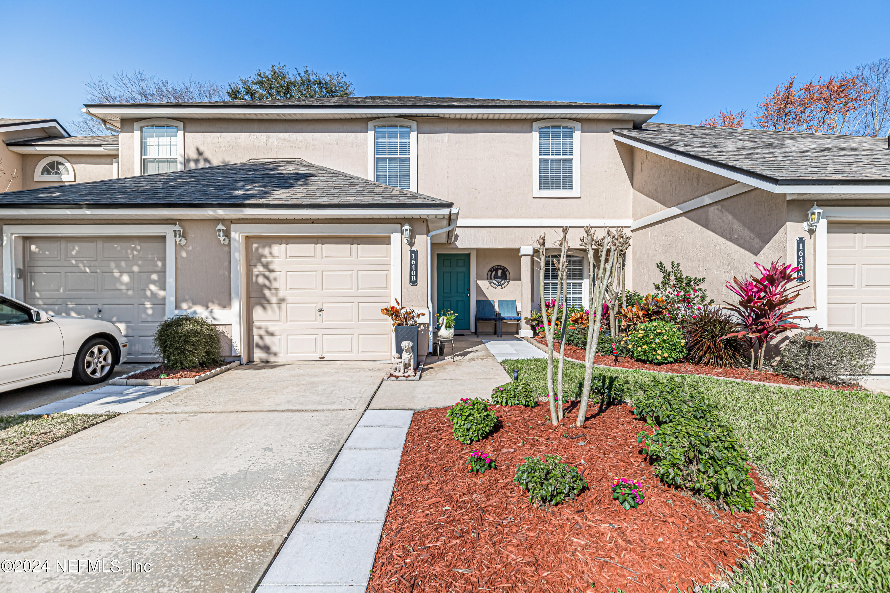 1640 VINELAND Circle, B