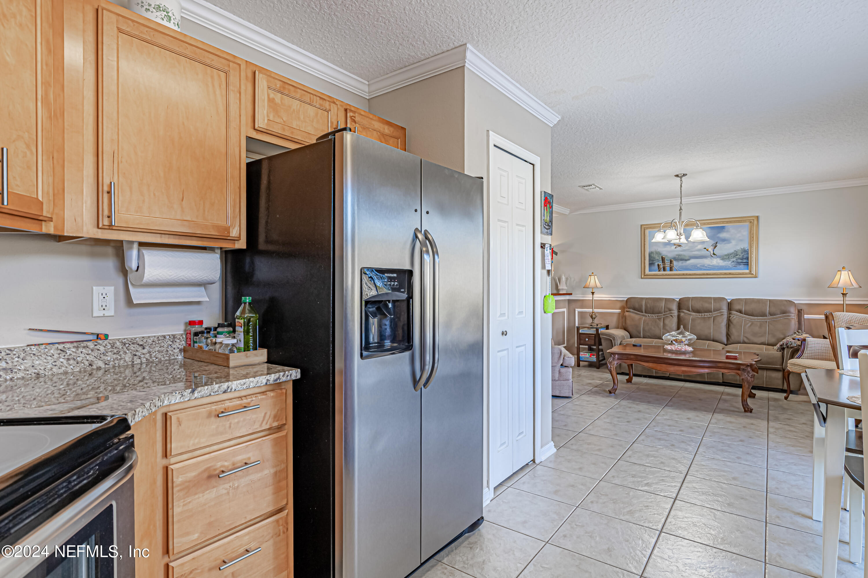 1640 VINELAND Circle, B