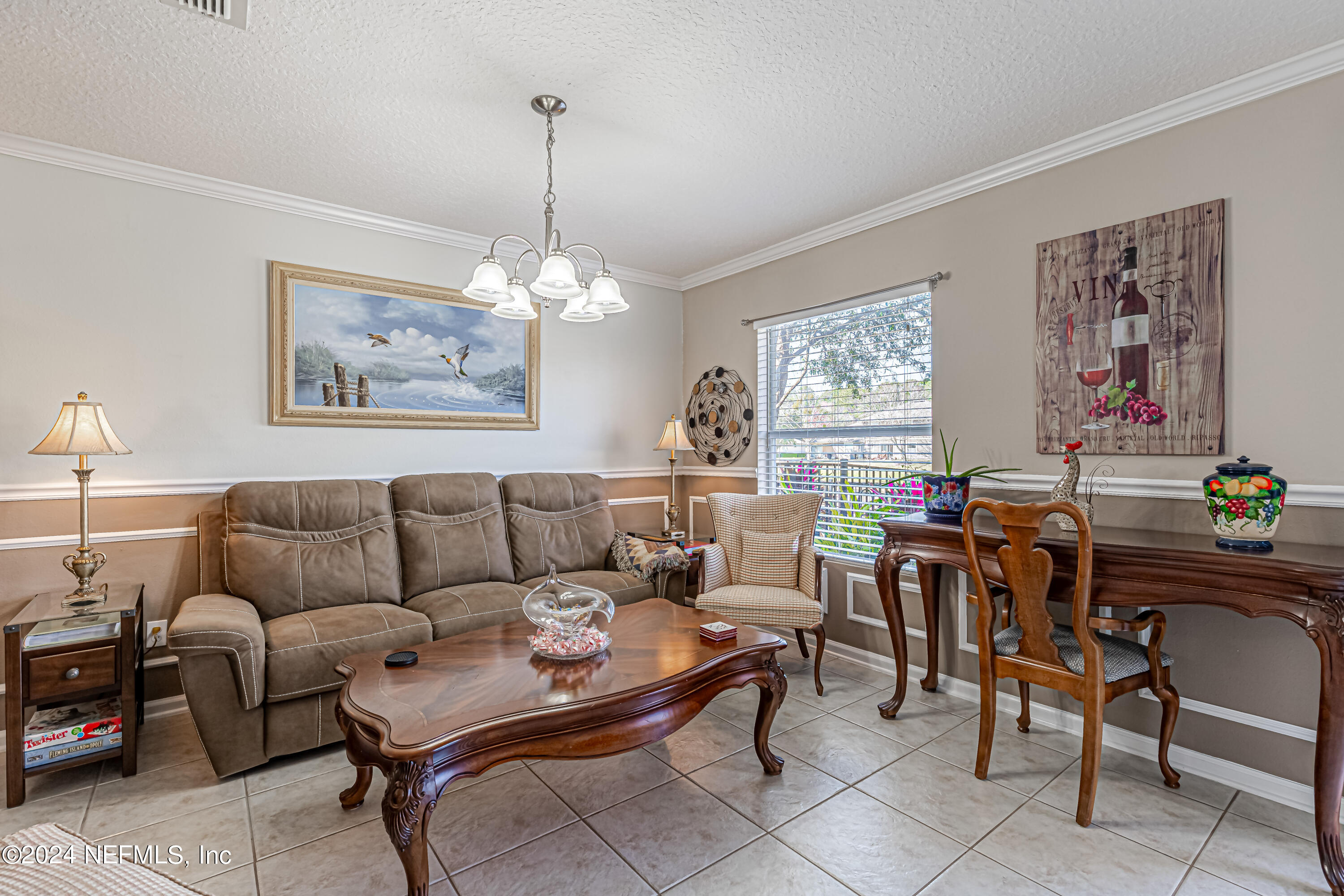 1640 VINELAND Circle, B