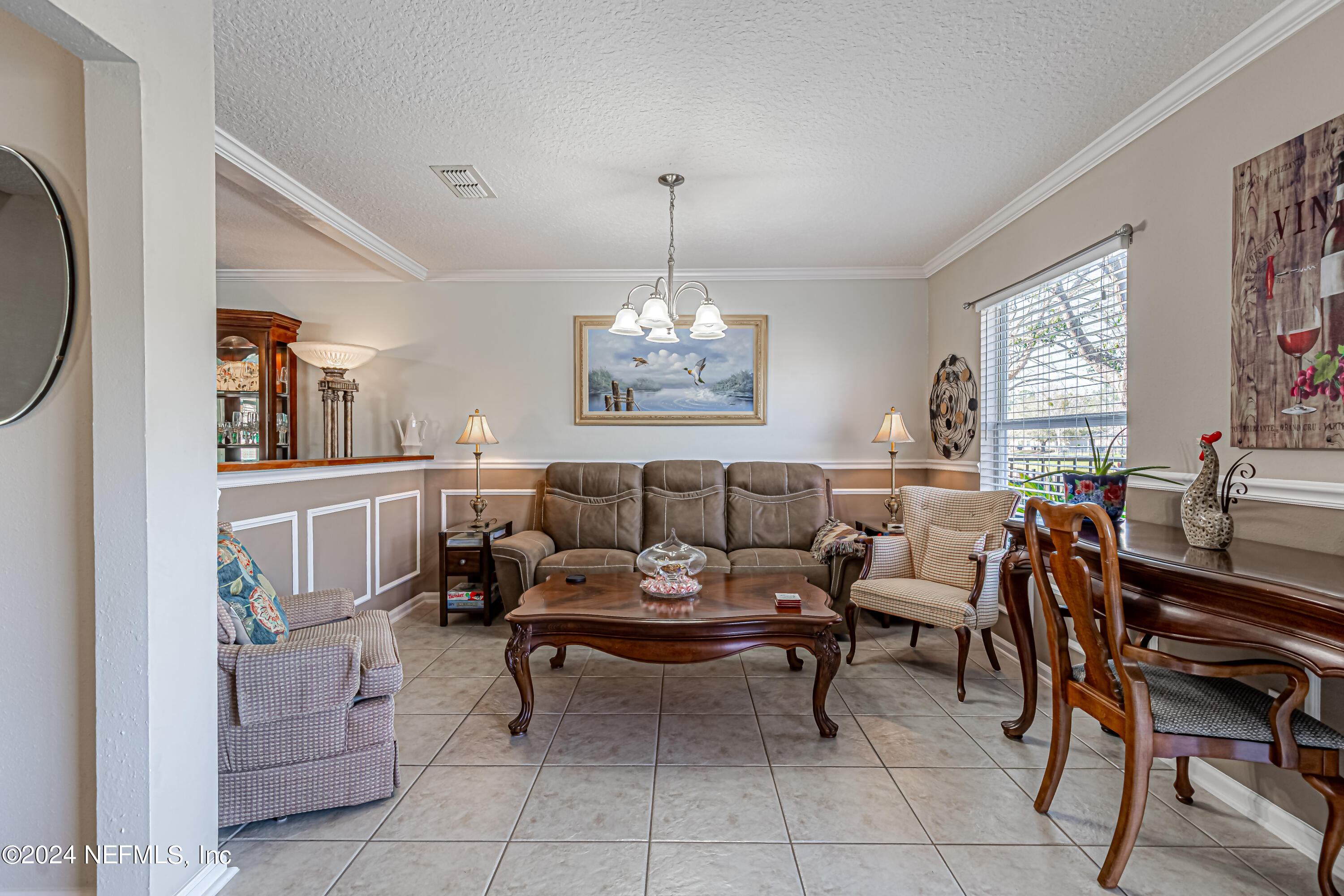 1640 VINELAND Circle, B