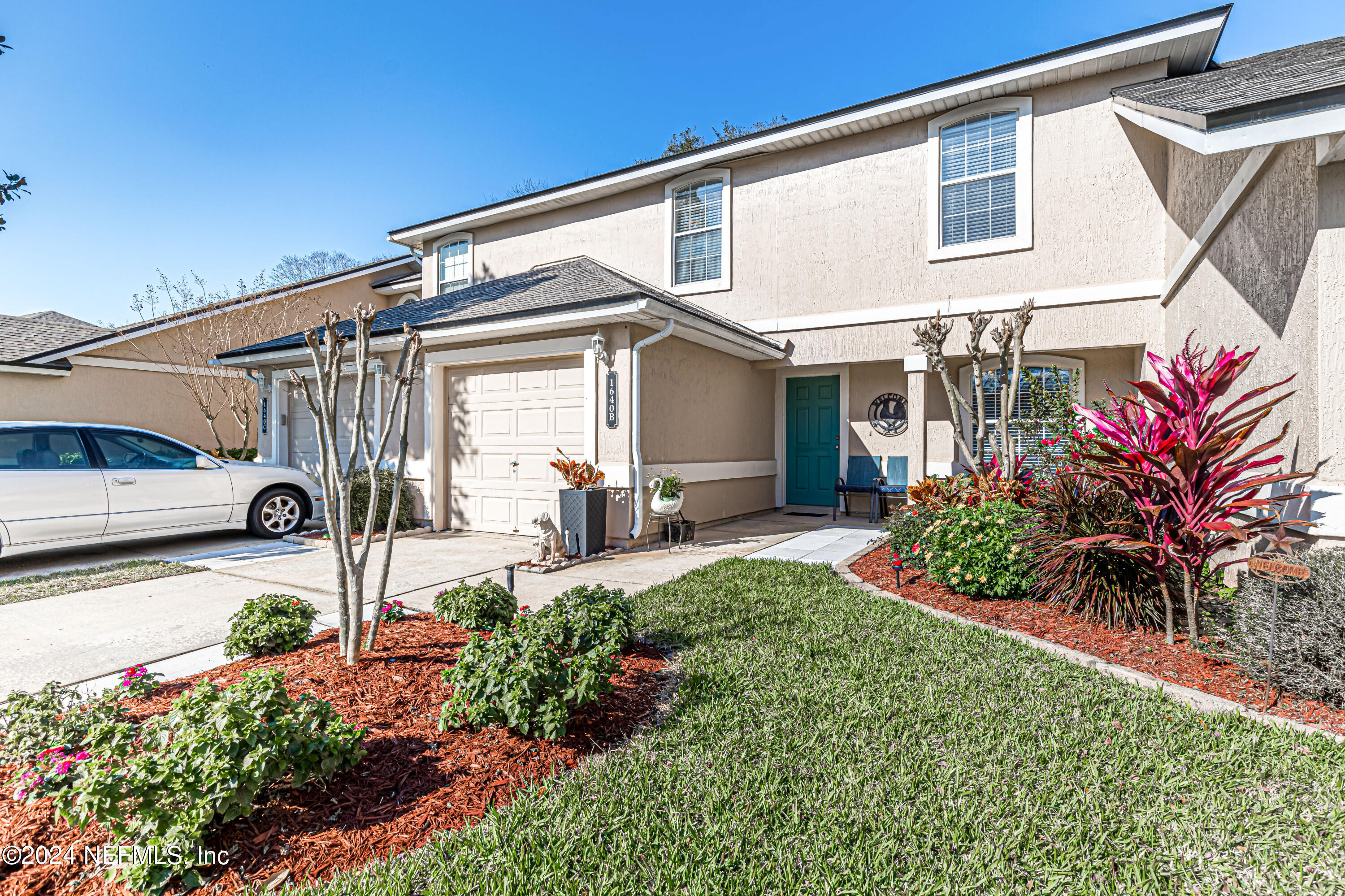 1640 VINELAND Circle, B