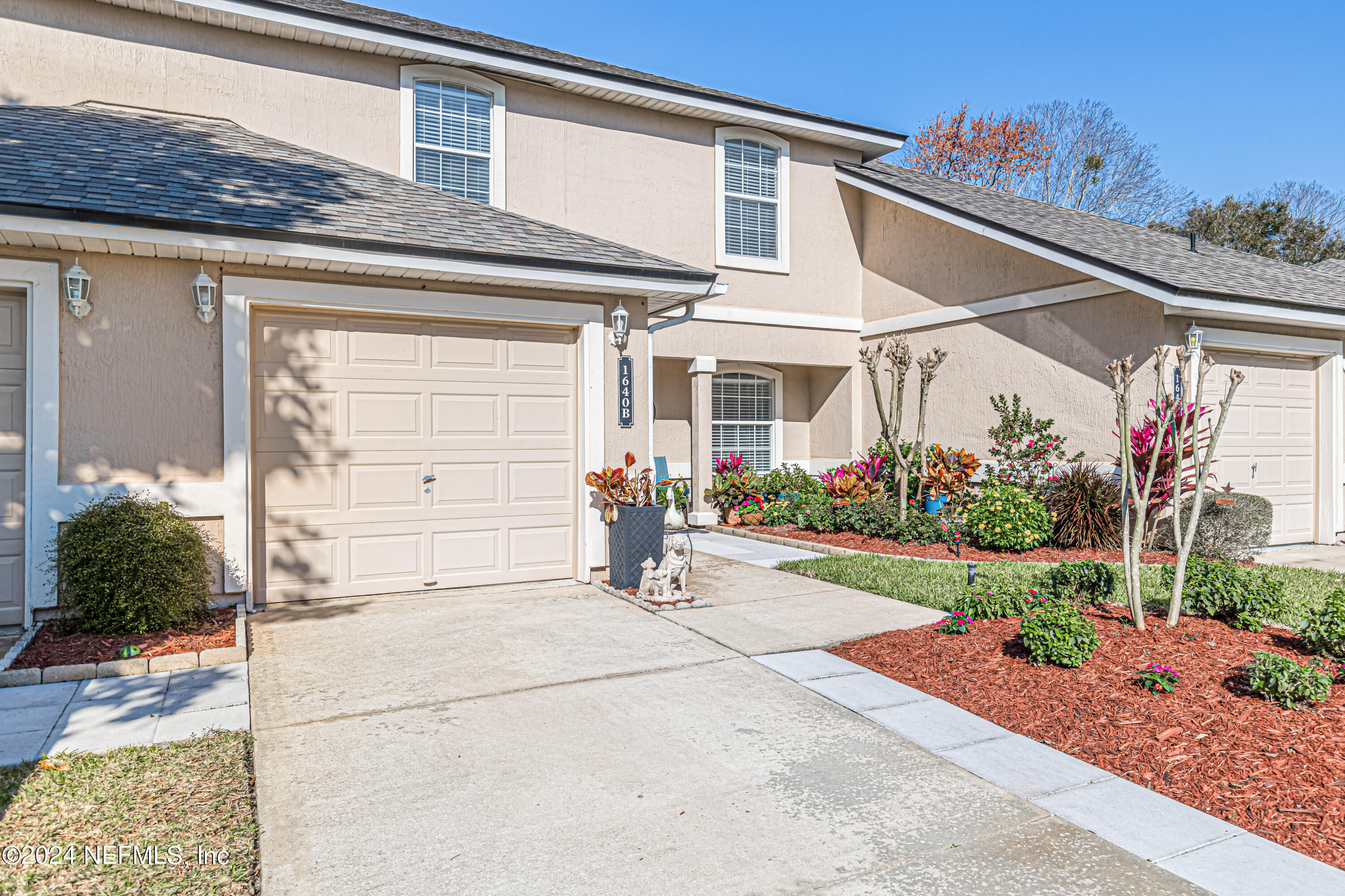1640 VINELAND Circle, B