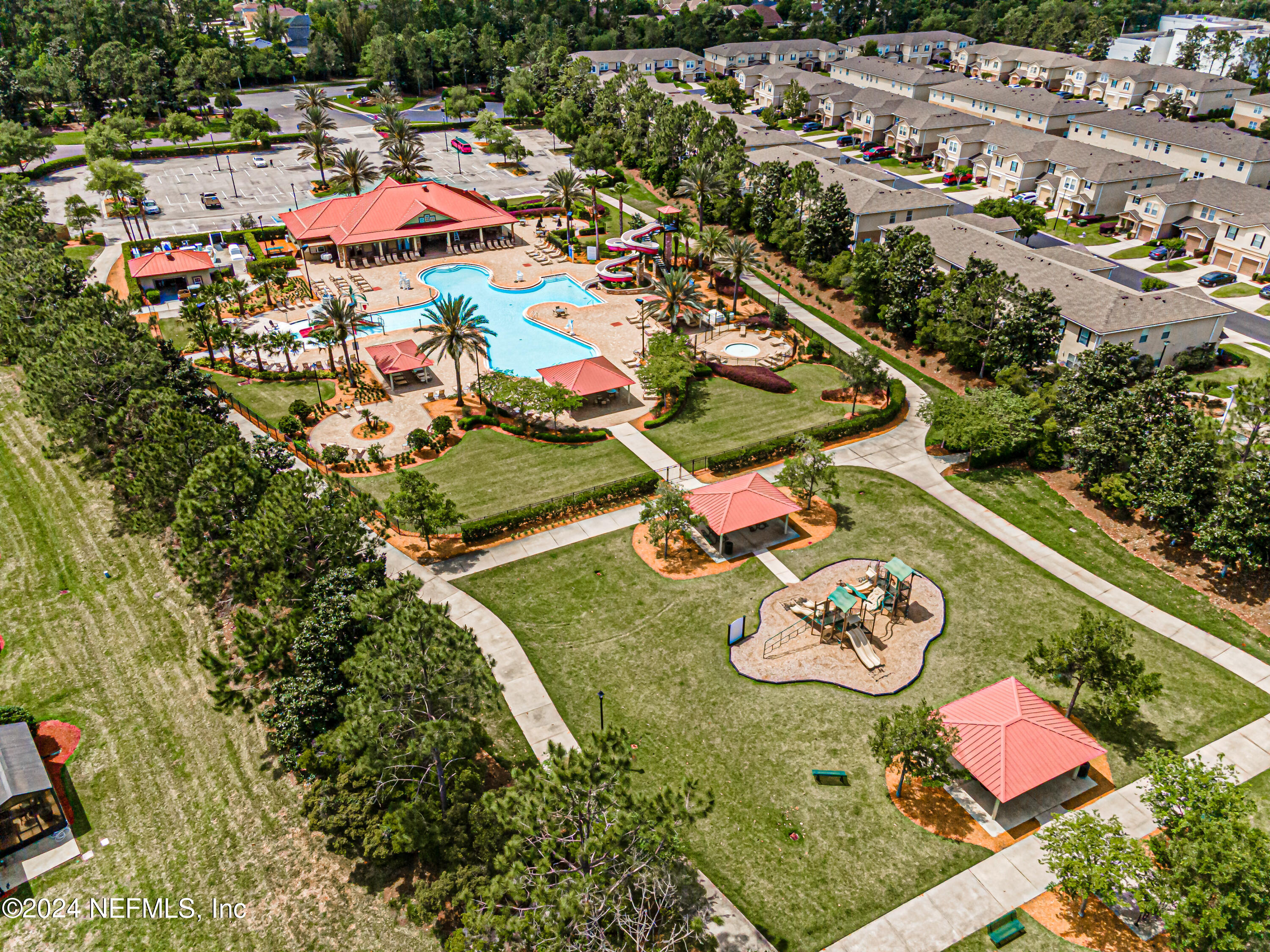 1640 VINELAND Circle, B
