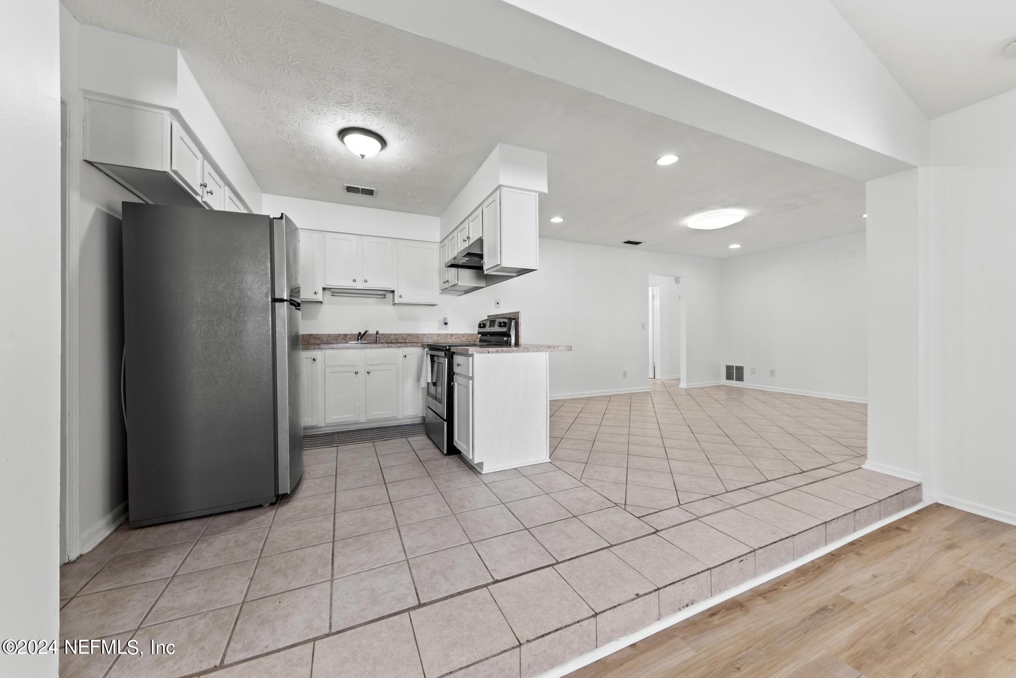 17 SEATROUT Street