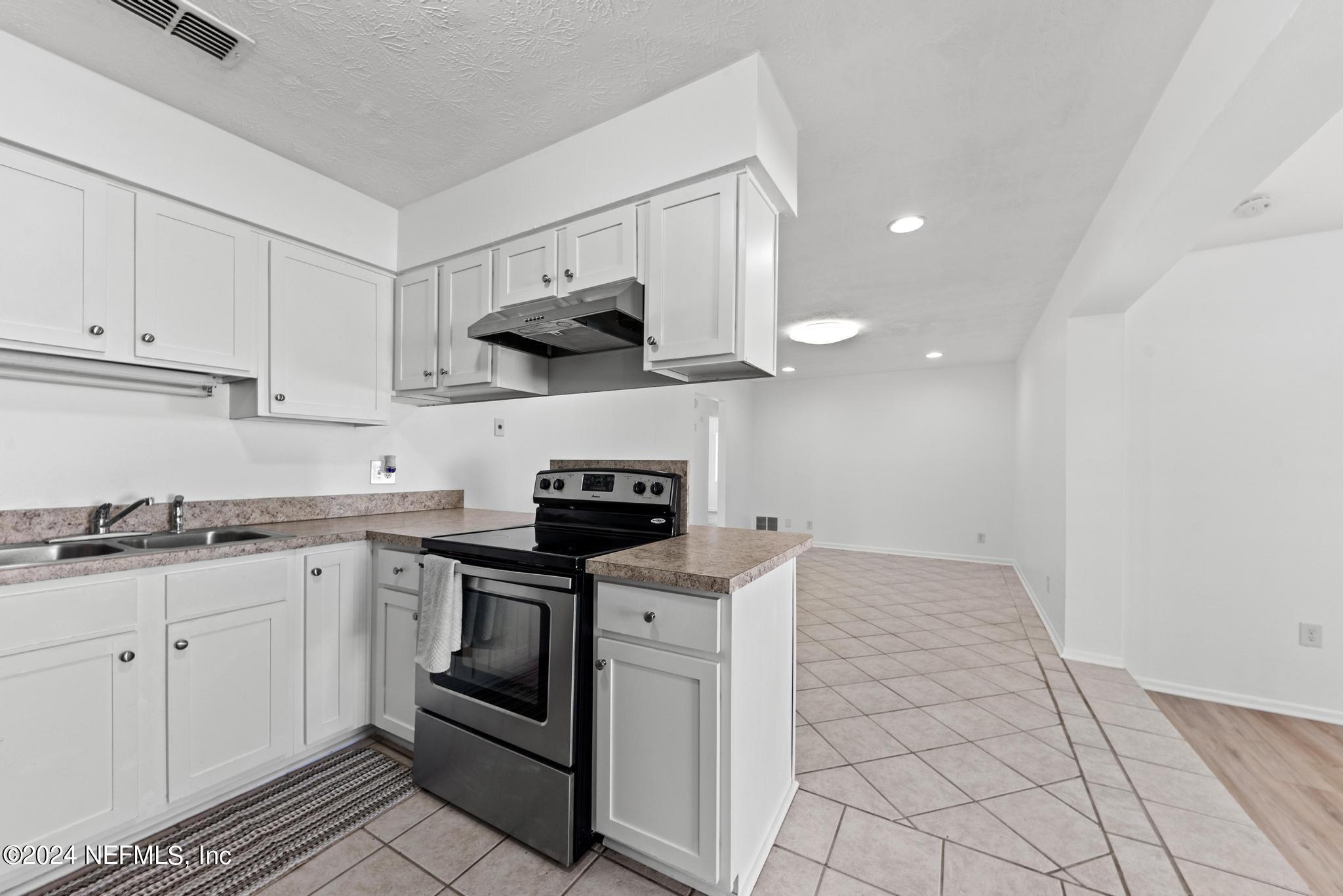 17 SEATROUT Street