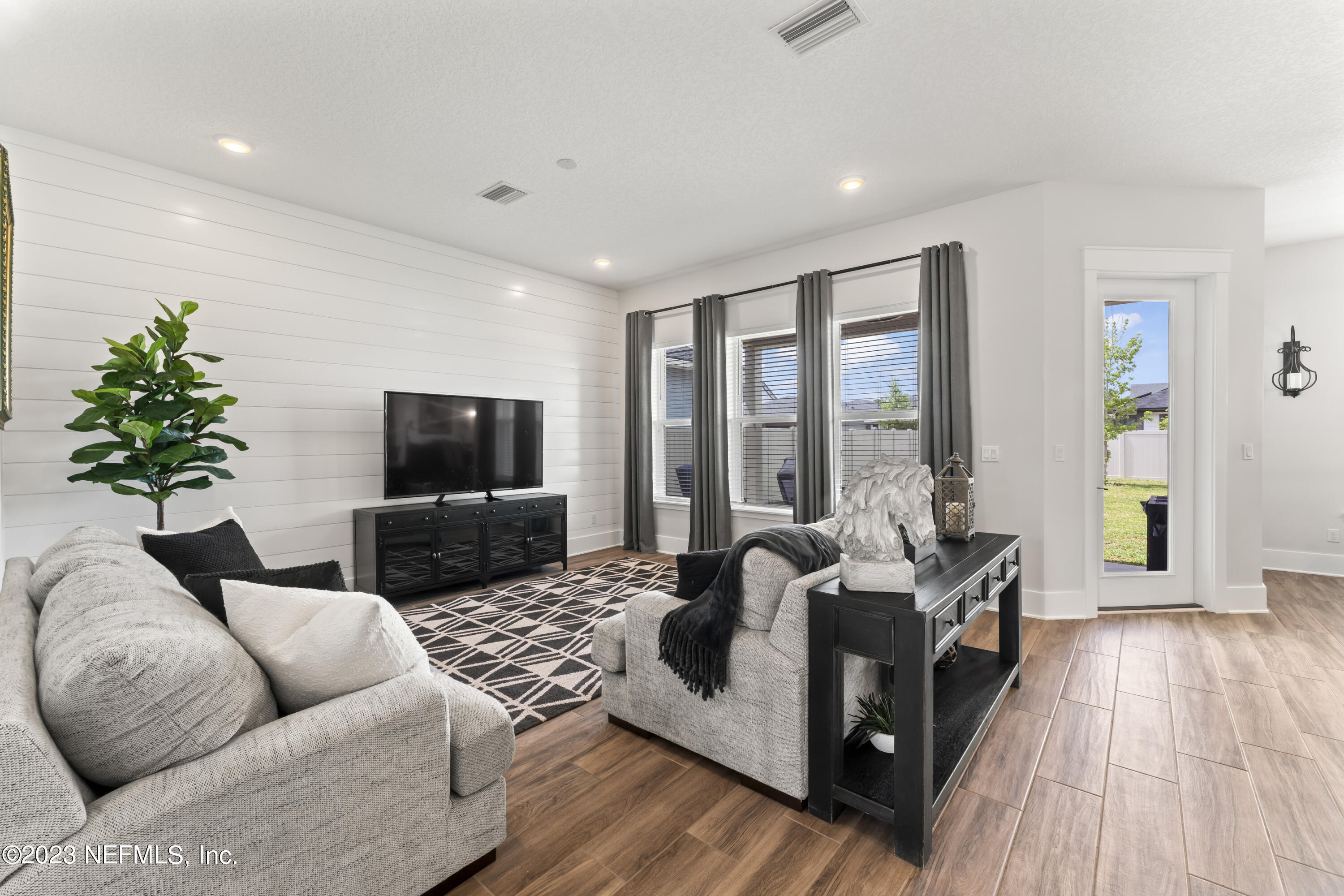 9814 INVENTION Lane