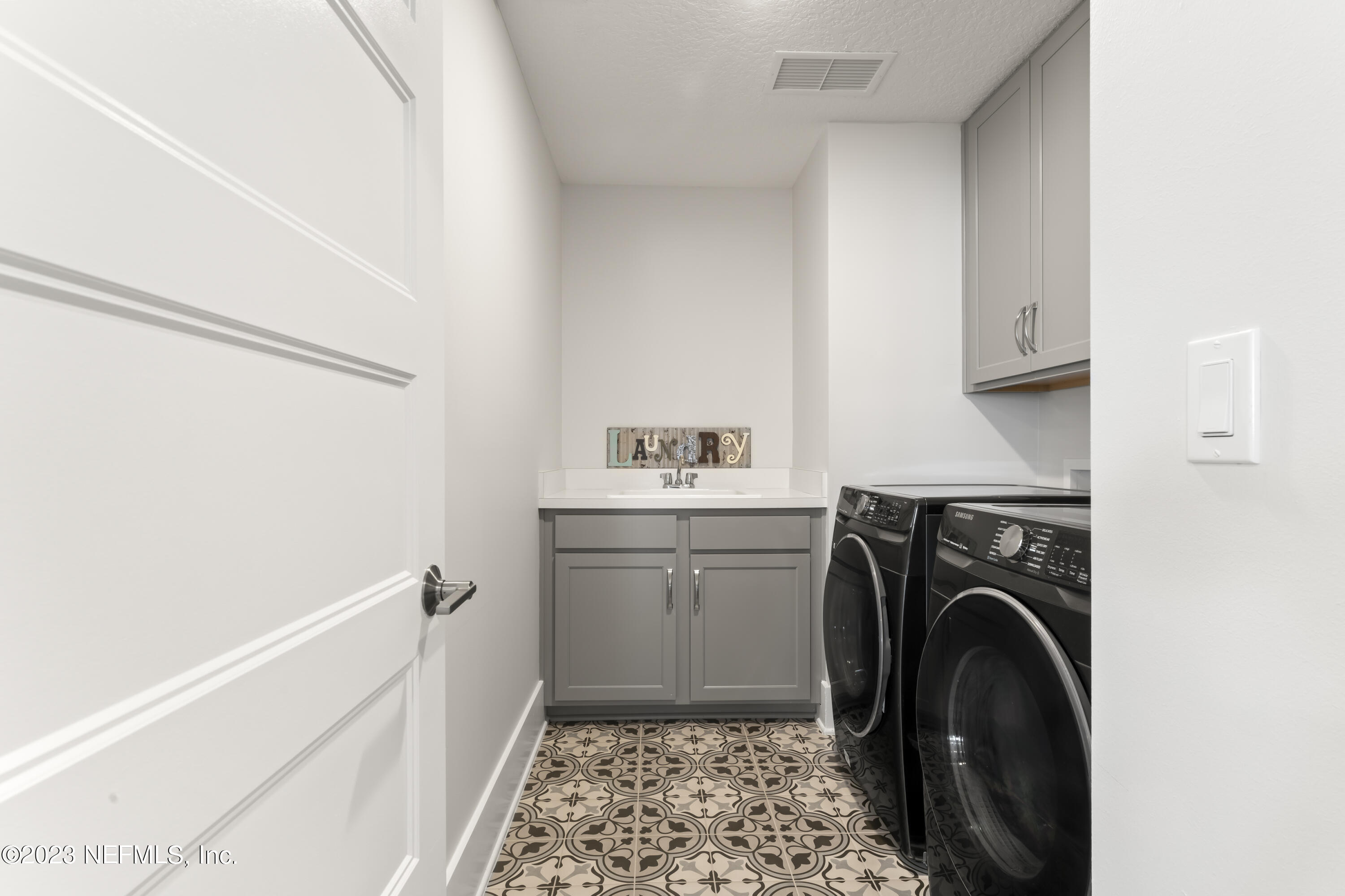 9814 INVENTION Lane
