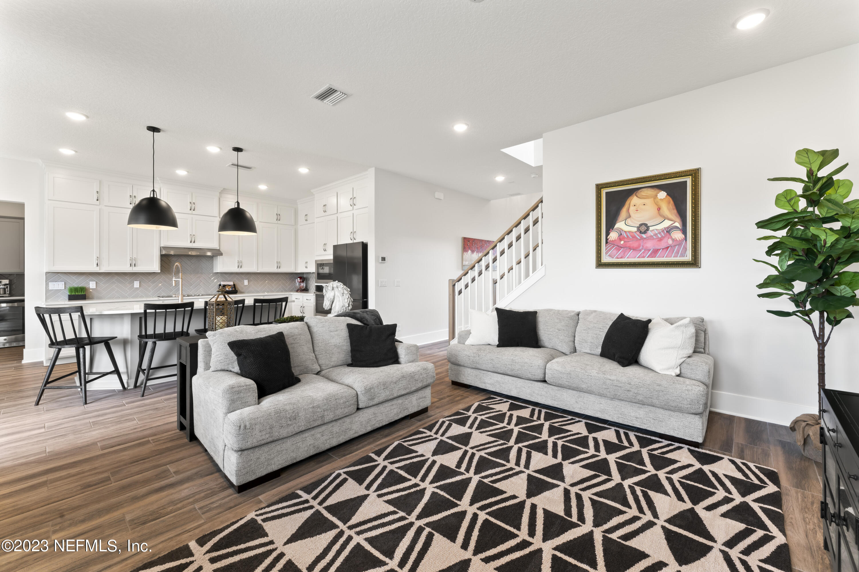 9814 INVENTION Lane