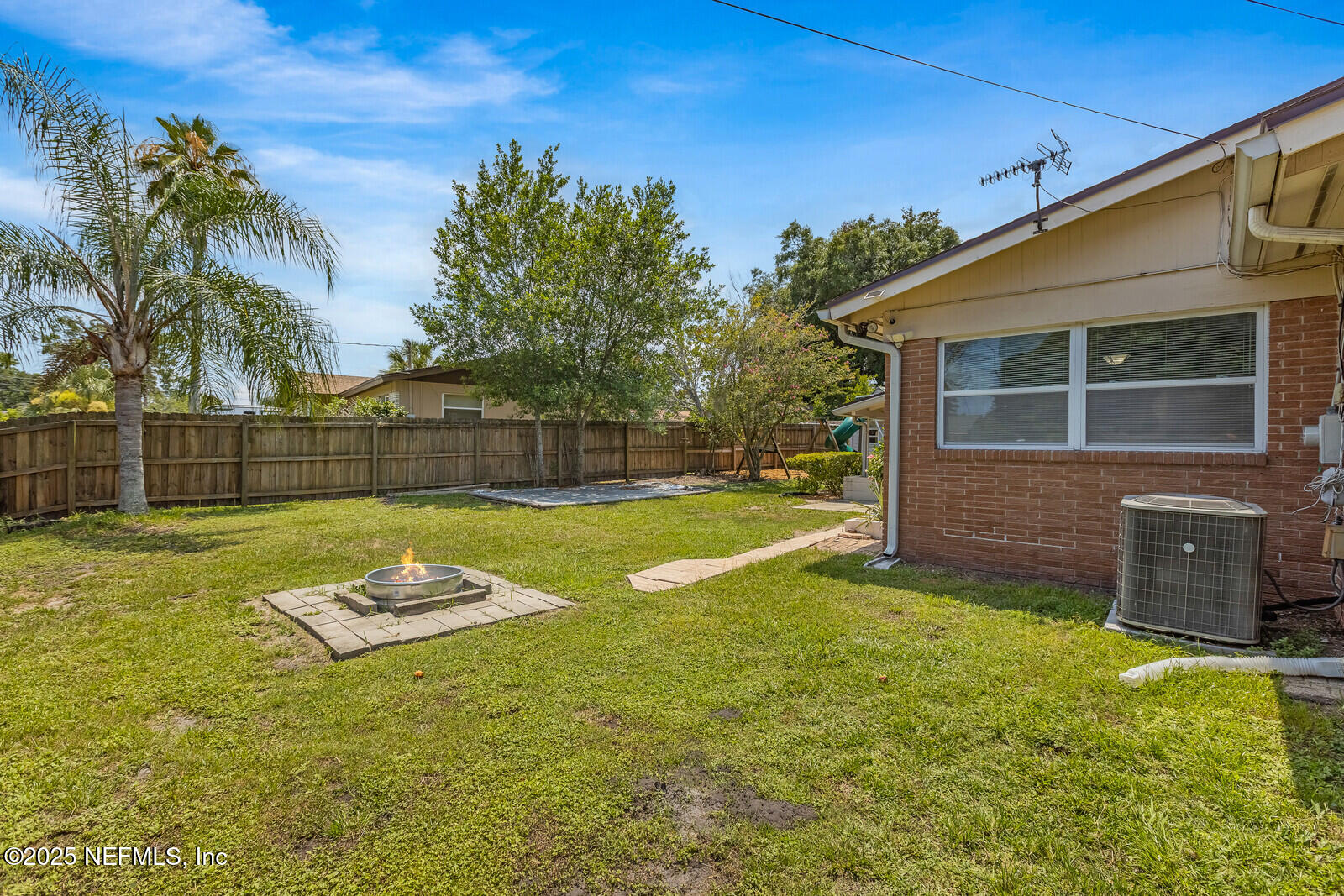 3592 THORNHILL Drive