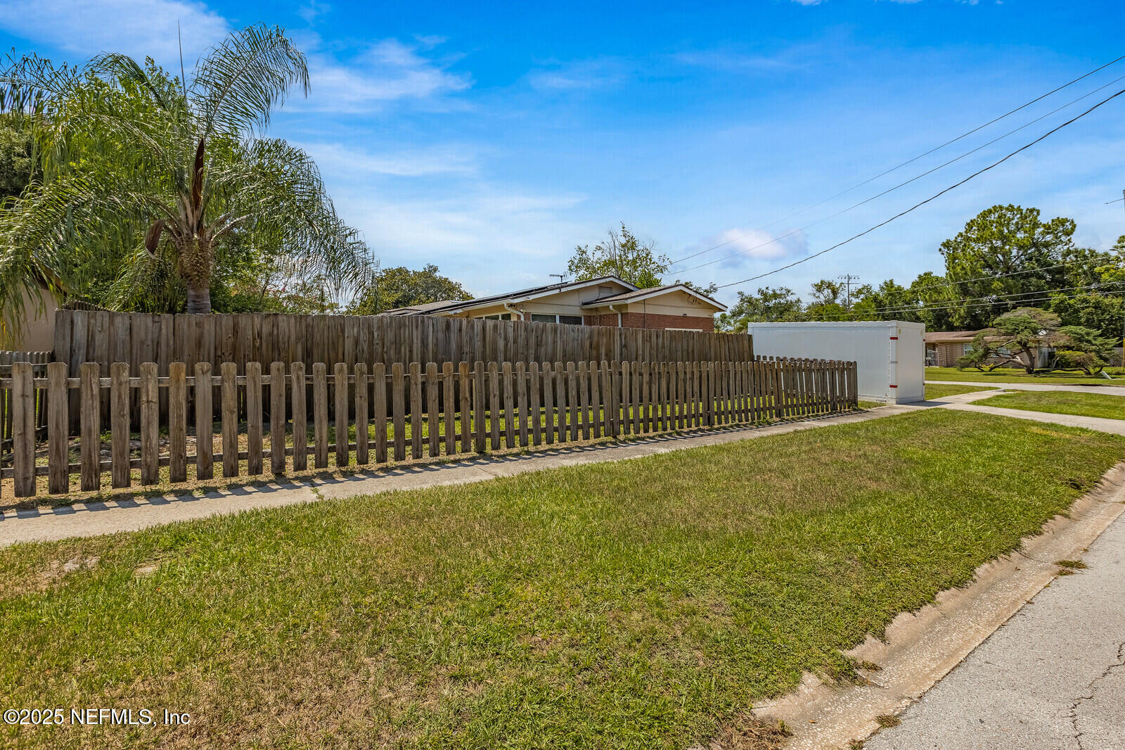 3592 THORNHILL Drive
