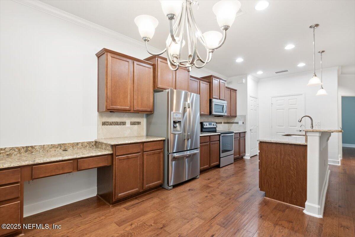 875 WANDERING WOODS Way
