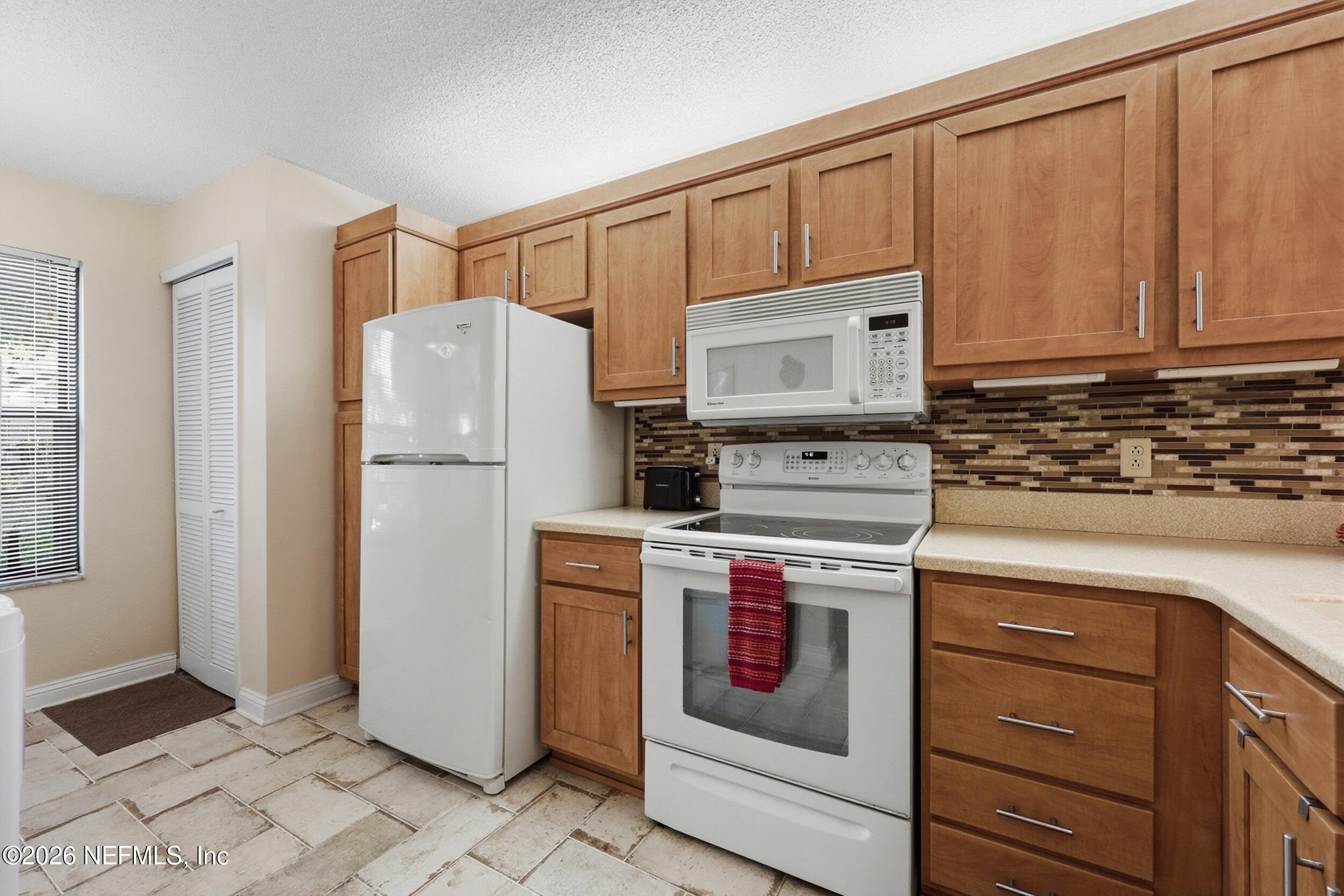 8715 BELLE RIVE Boulevard 1607