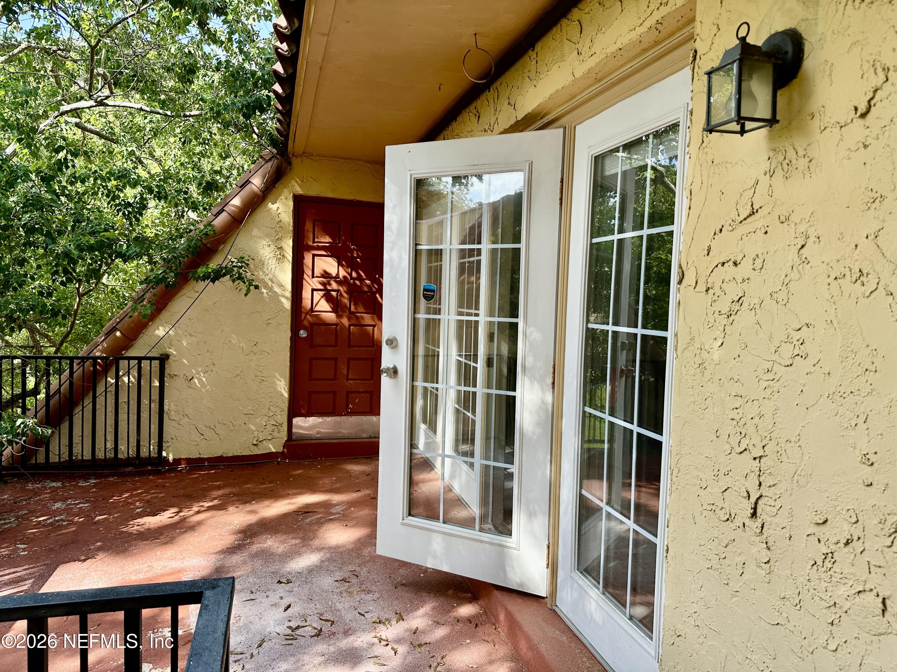 3878 LA MIRADA Drive N 8