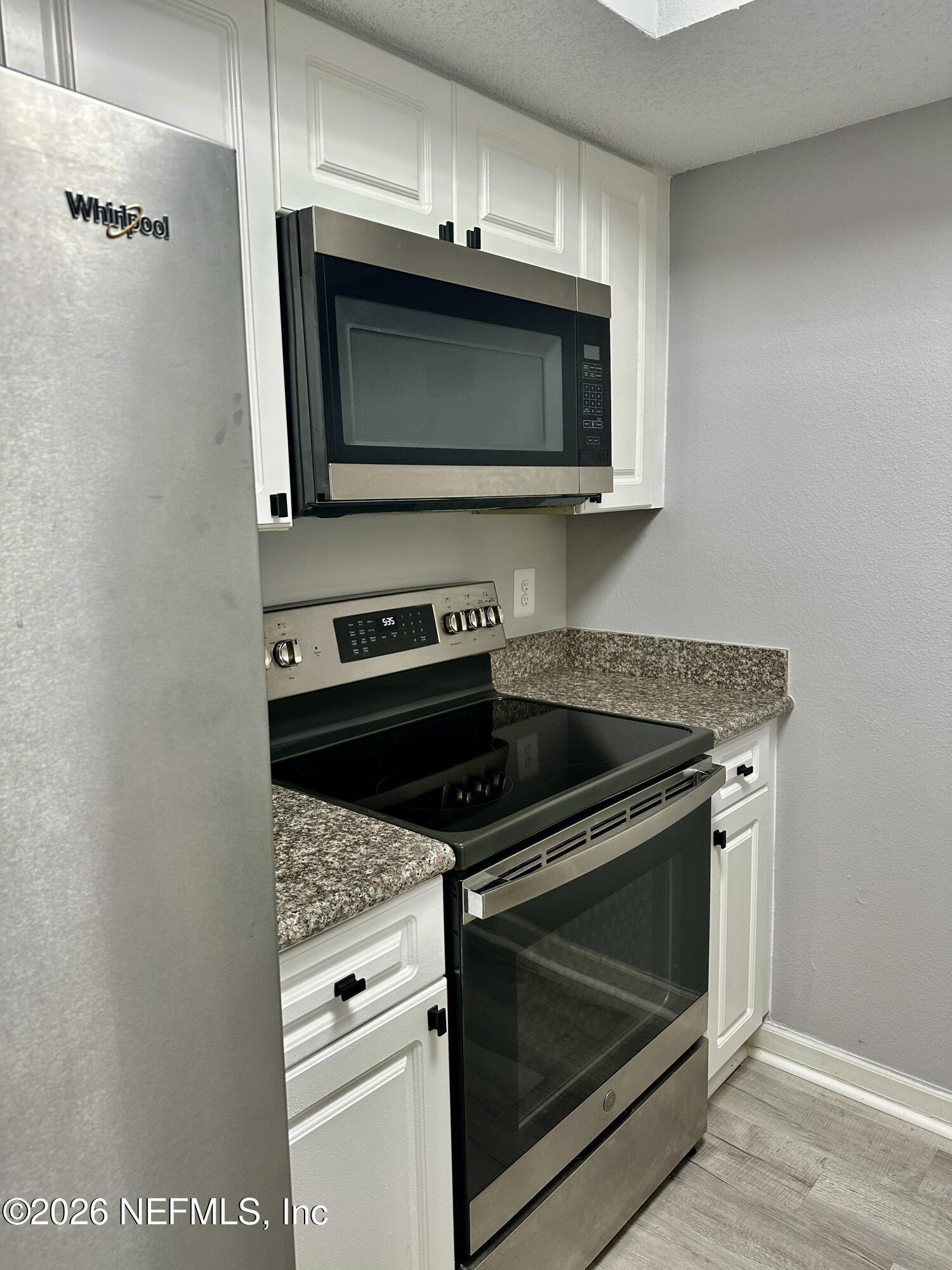 3878 LA MIRADA Drive N 8