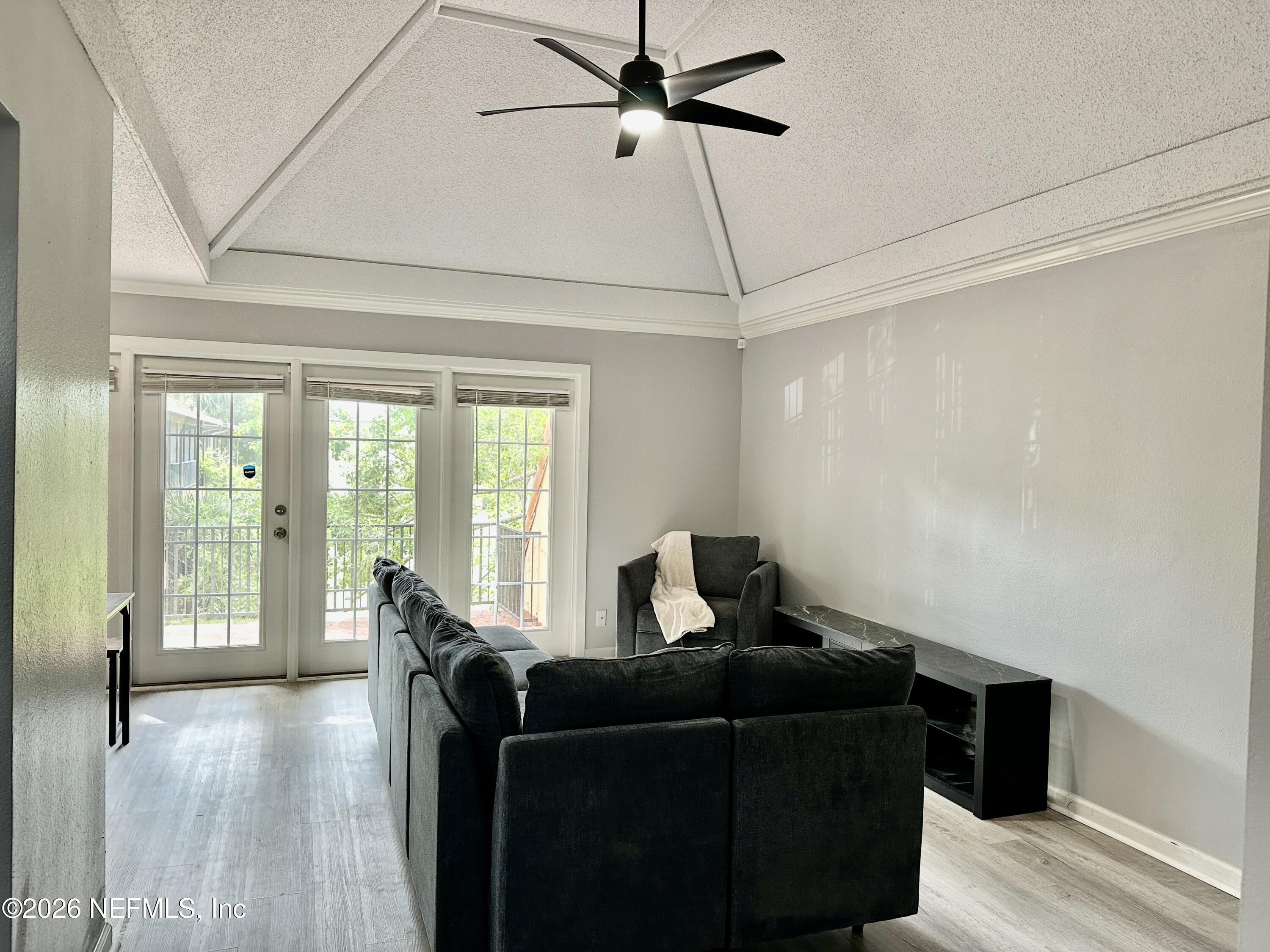 3878 LA MIRADA Drive N 8