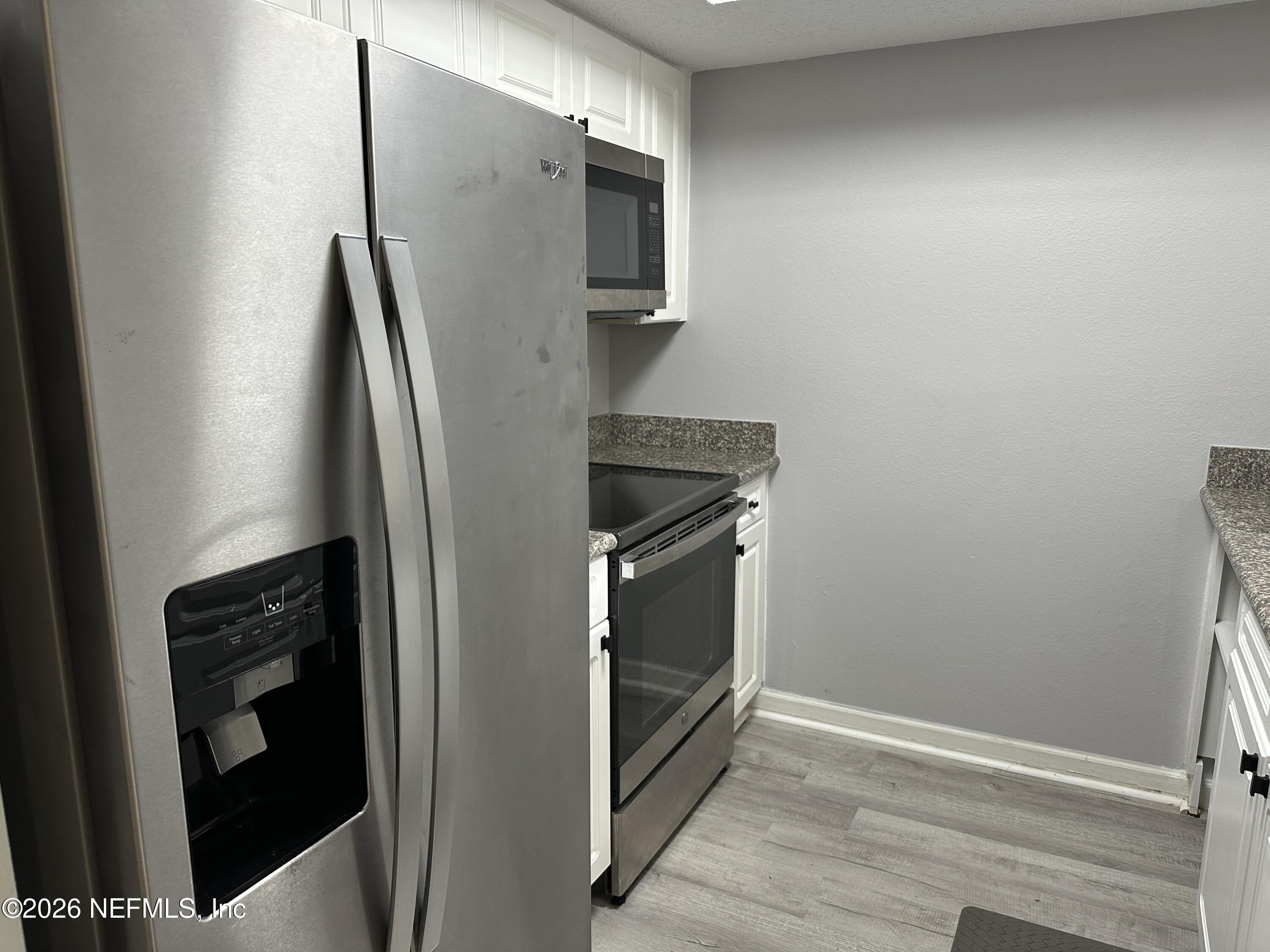 3878 LA MIRADA Drive N 8