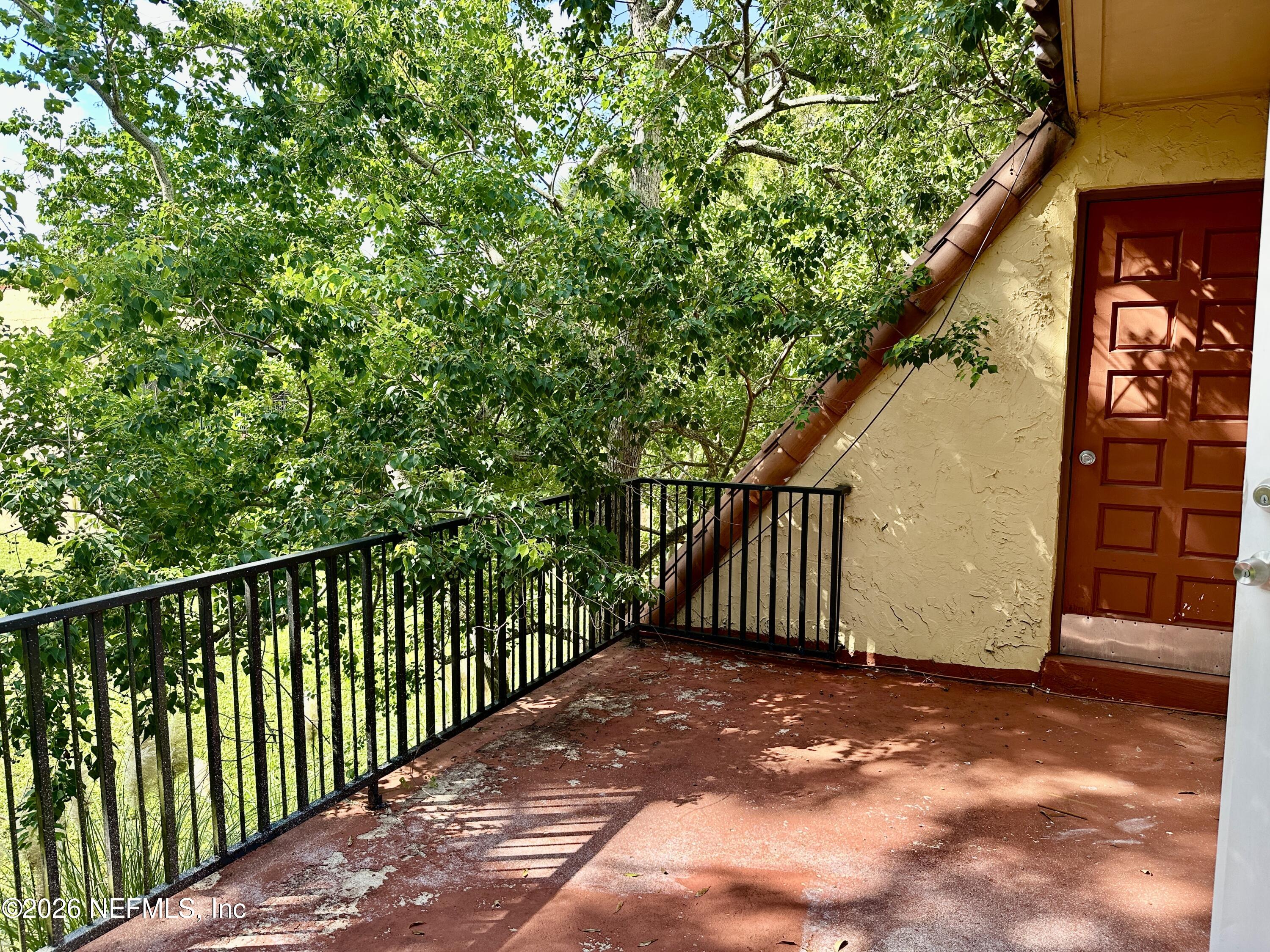 3878 LA MIRADA Drive N 8