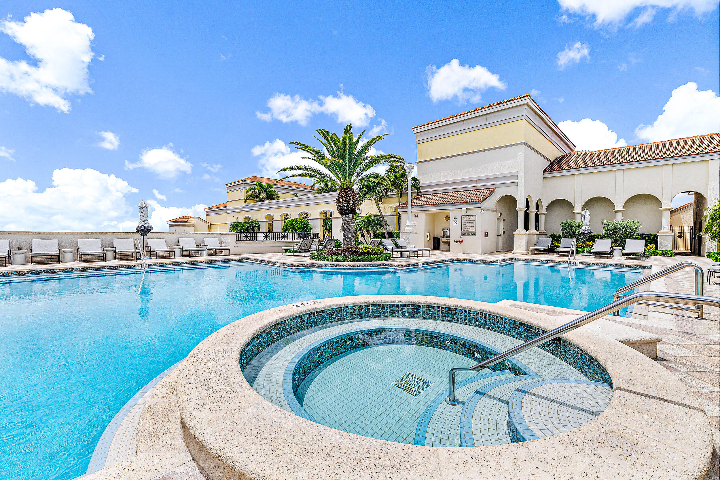 701 S Olive Avenue 1706