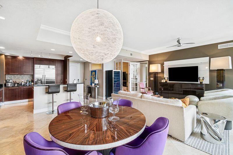 701 S Olive Avenue 1706