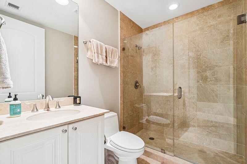 701 S Olive Avenue 1706