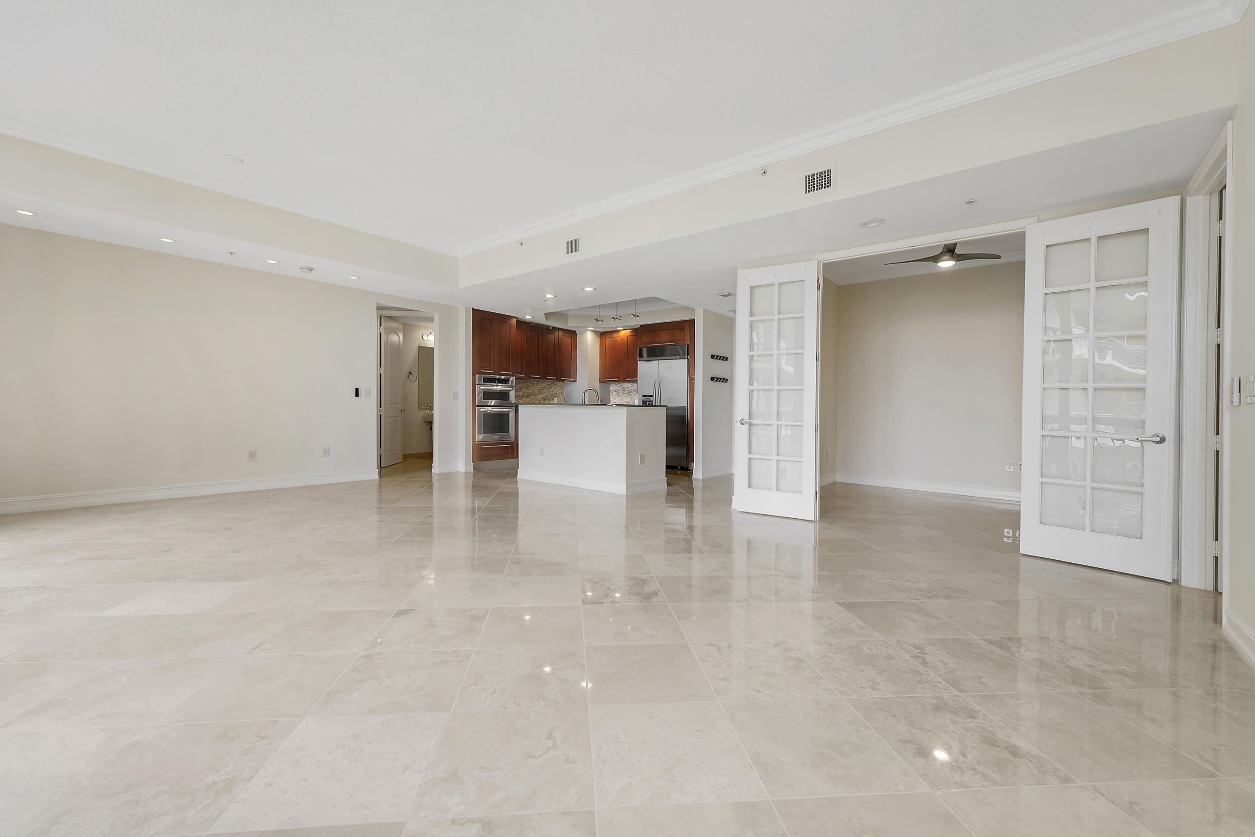 701 S Olive Avenue 1706