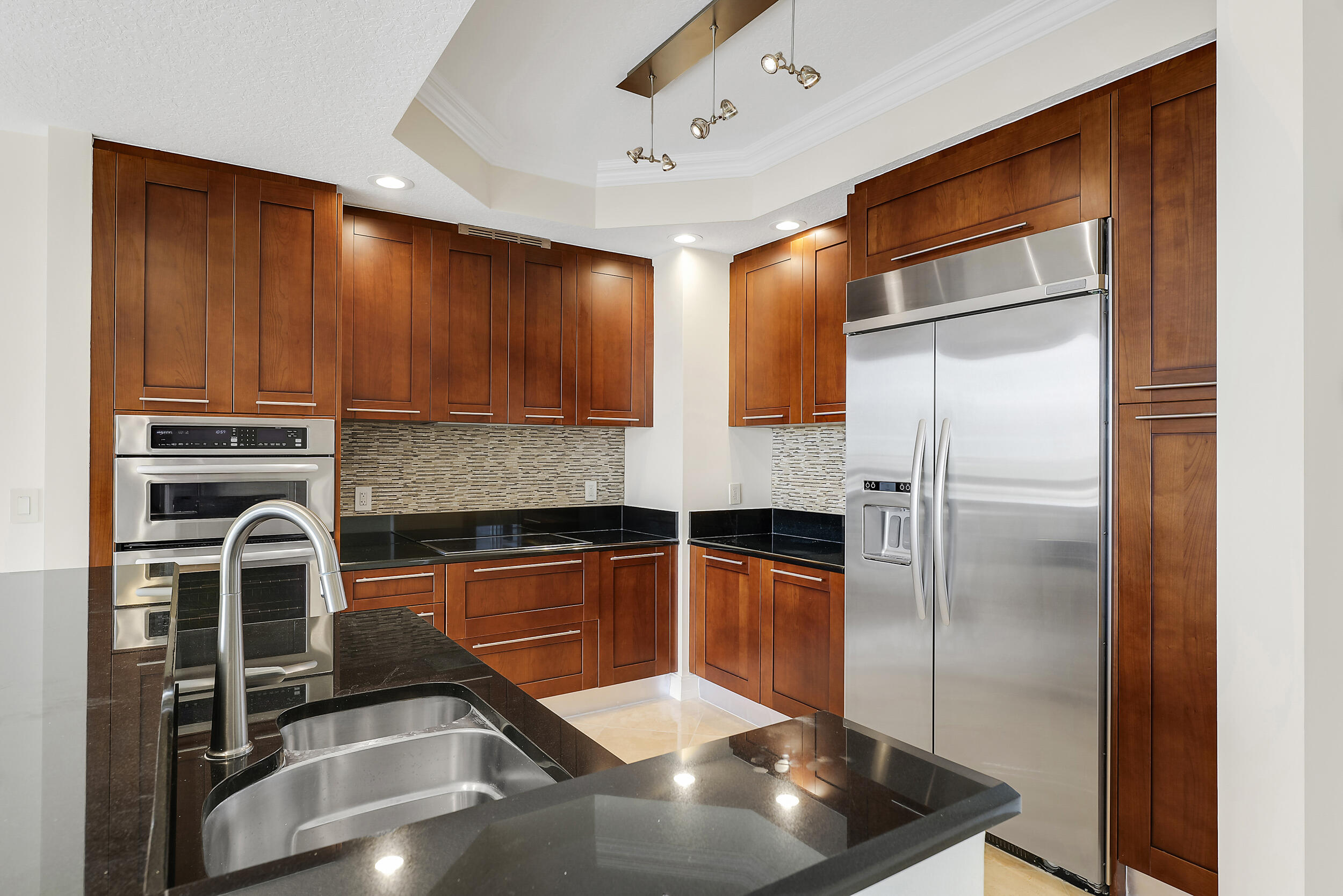 701 S Olive Avenue 1706