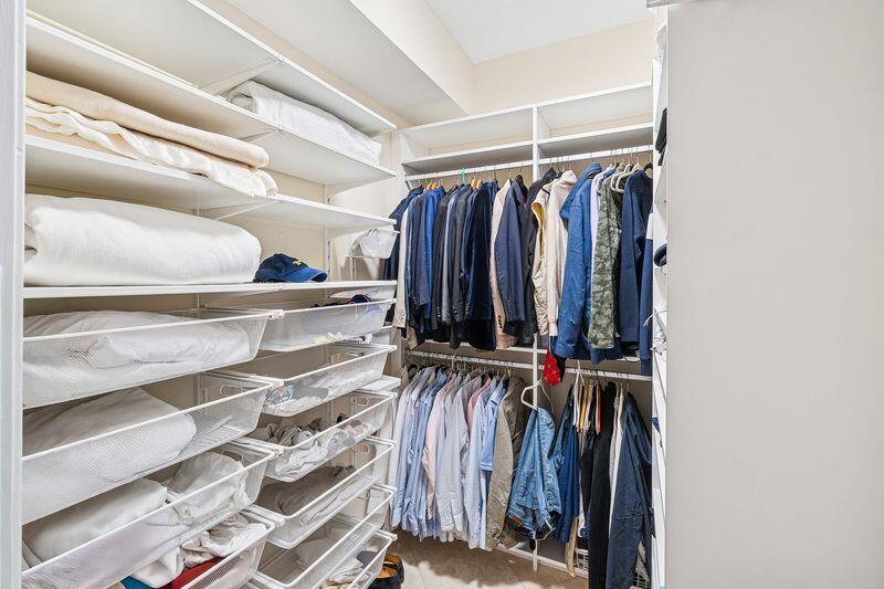 701 S Olive Avenue 1706